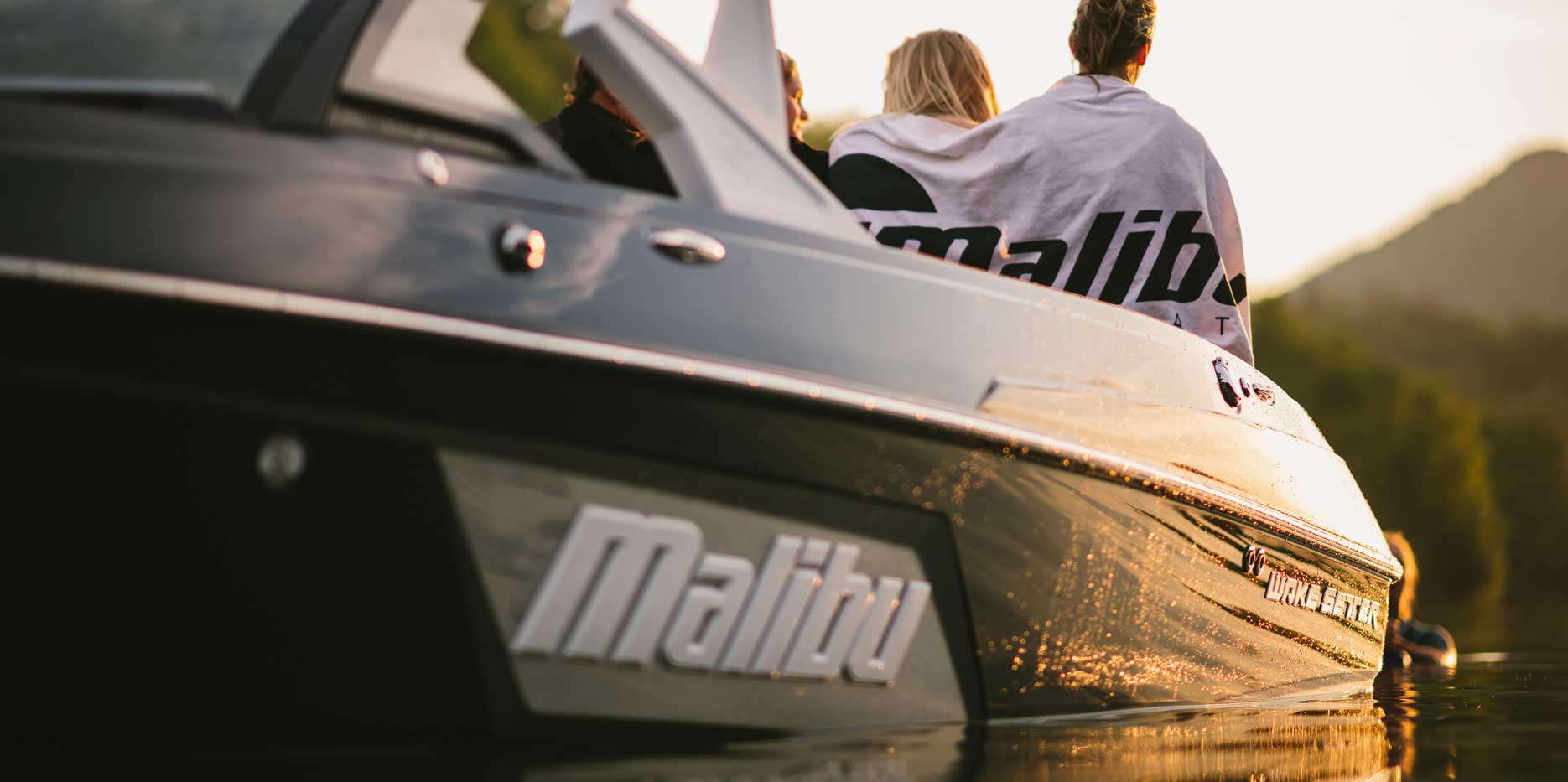 Malibu Boats 20 VTX, The Most Versatile Crossover Tow Boat