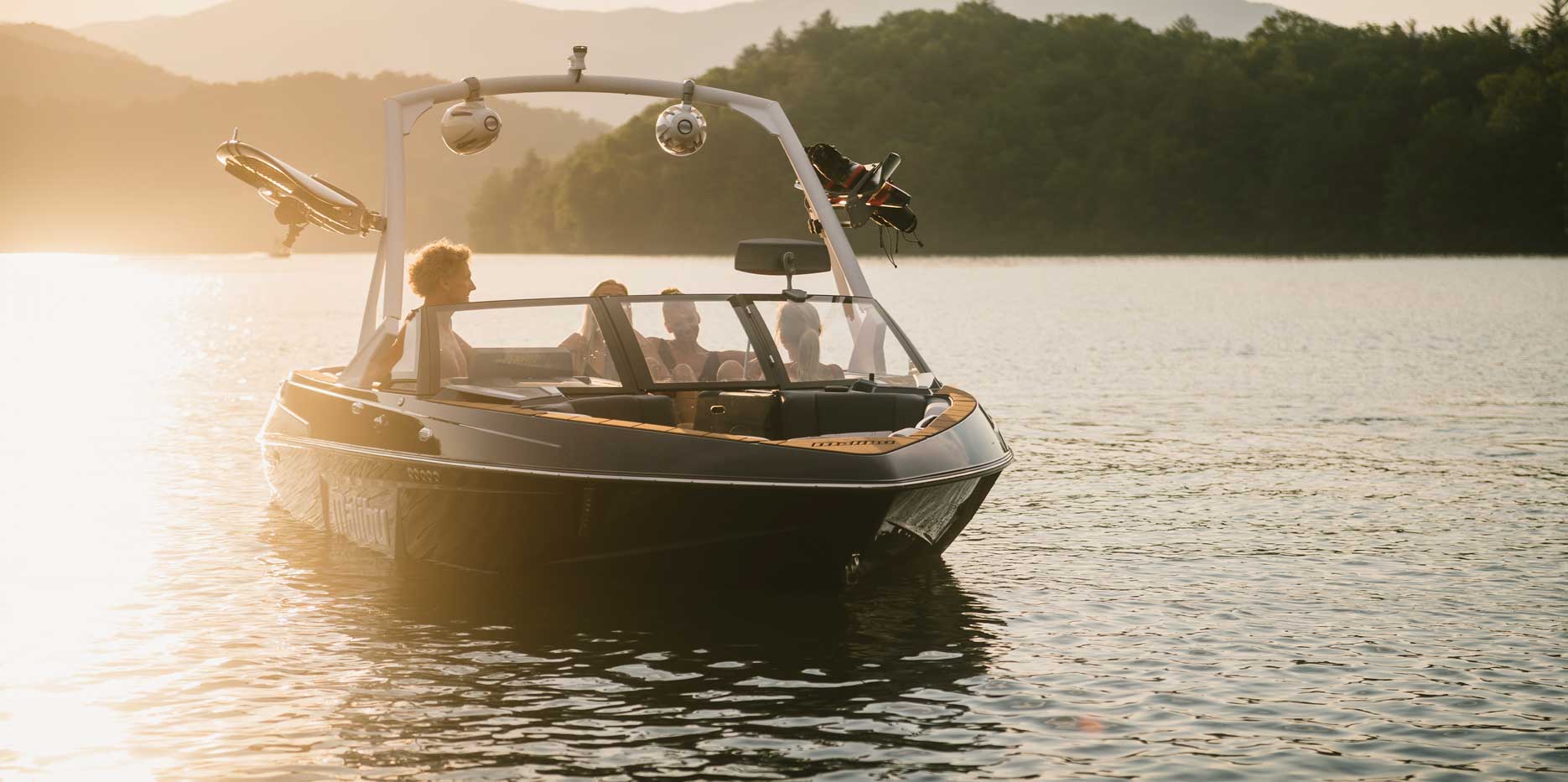 Malibu Boats 20 VTX, The Most Versatile Crossover Tow Boat