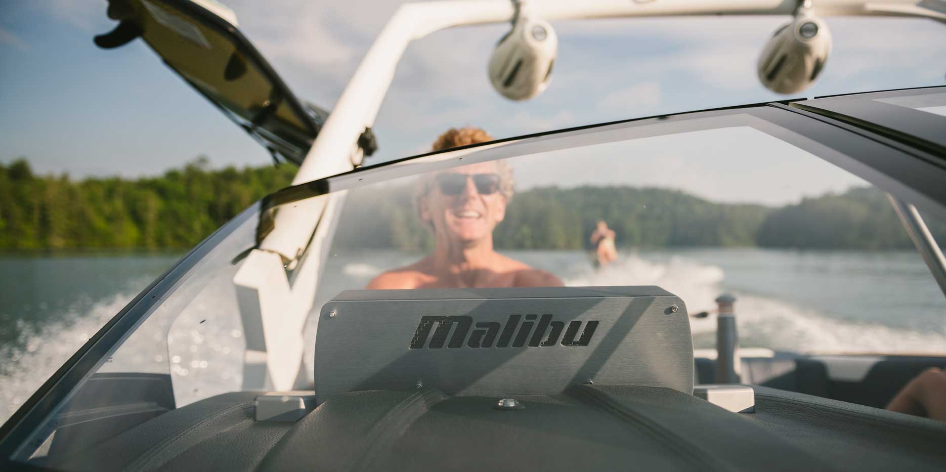 Malibu Boats 20 VTX, The Most Versatile Crossover Tow Boat