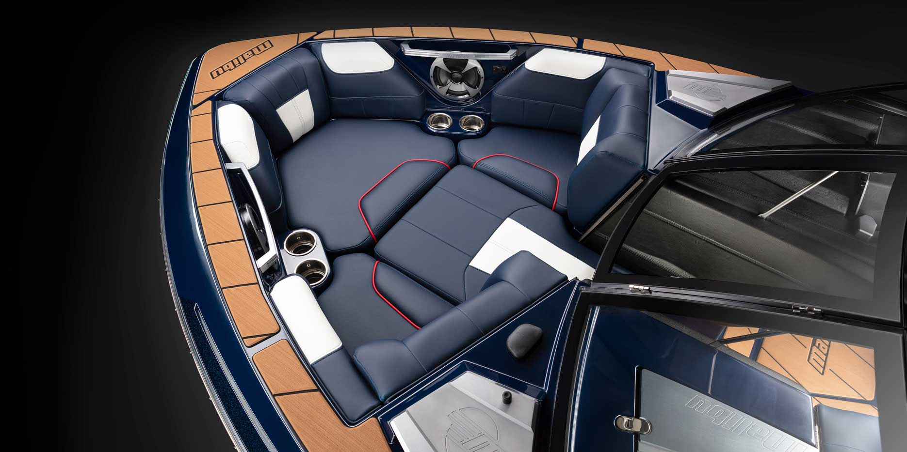 Malibu Boats 20 VTX, The Most Versatile Crossover Tow Boat