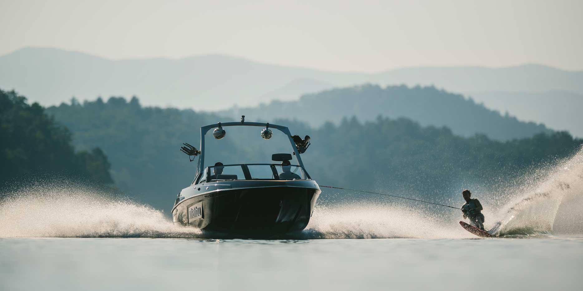 Malibu Boats 20 VTX, The Most Versatile Crossover Tow Boat