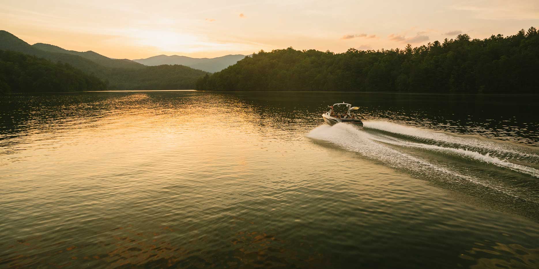 Malibu Boats 20 VTX, The Most Versatile Crossover Tow Boat