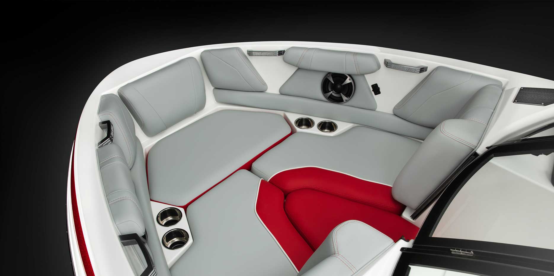 Traditional bow Malibu Boats 21 VLX