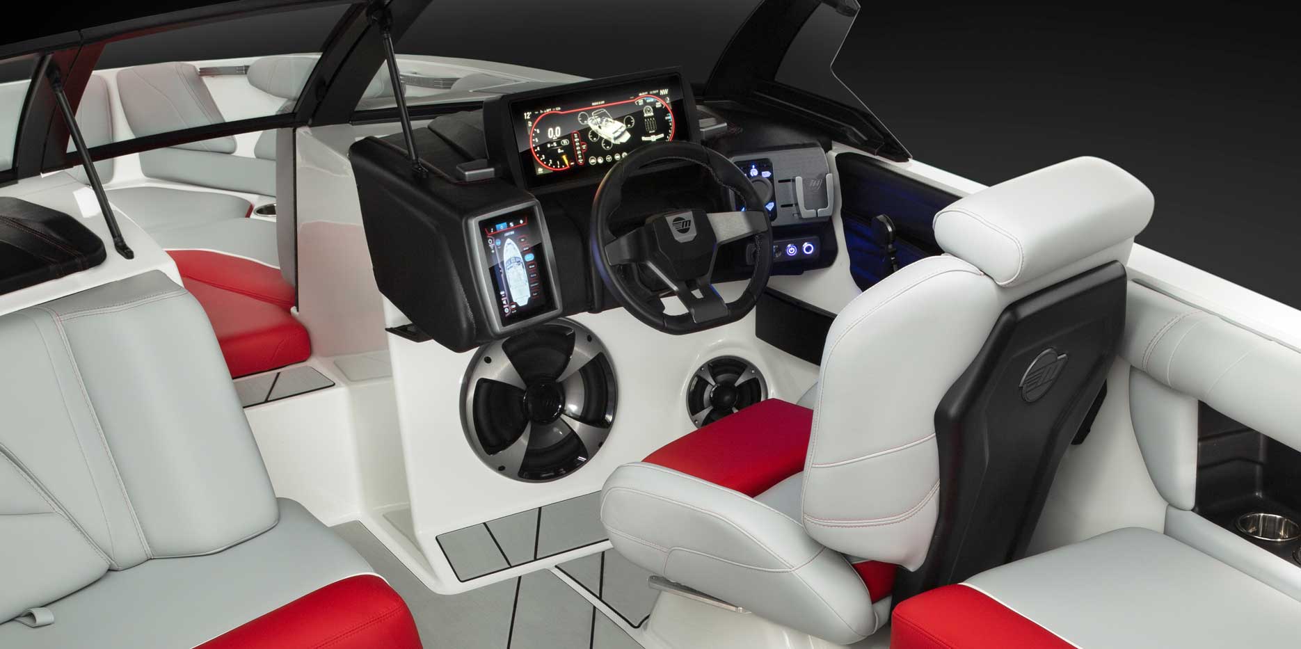 The Malibu Boats 21 VLX Helm