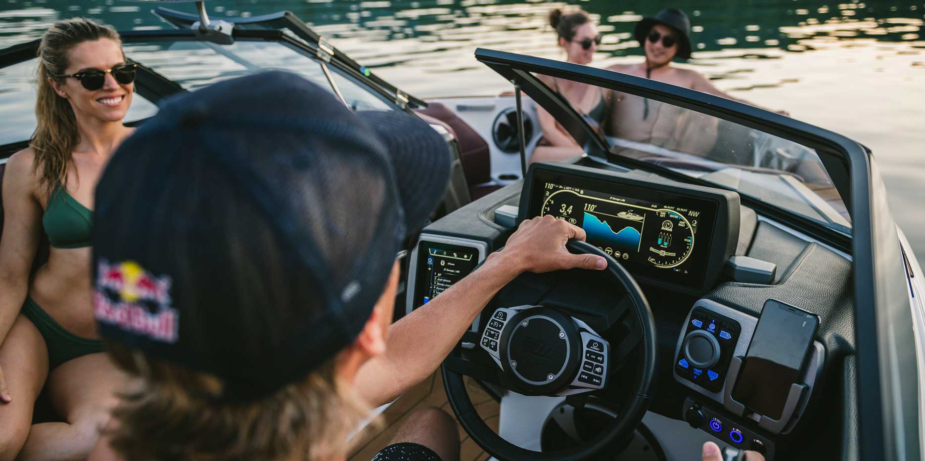 Total control at the helm of the 22 LSV with just the touch of a button.