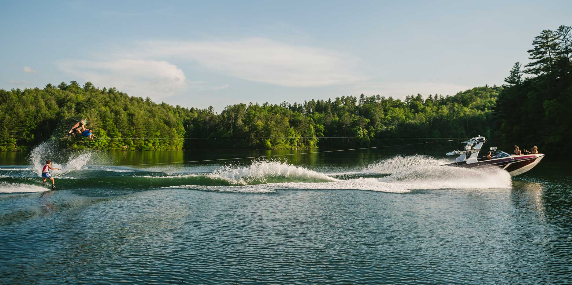 The ultimate set up for wakeboarding, wakesurfing and wakeskating behind the 22 LSV.