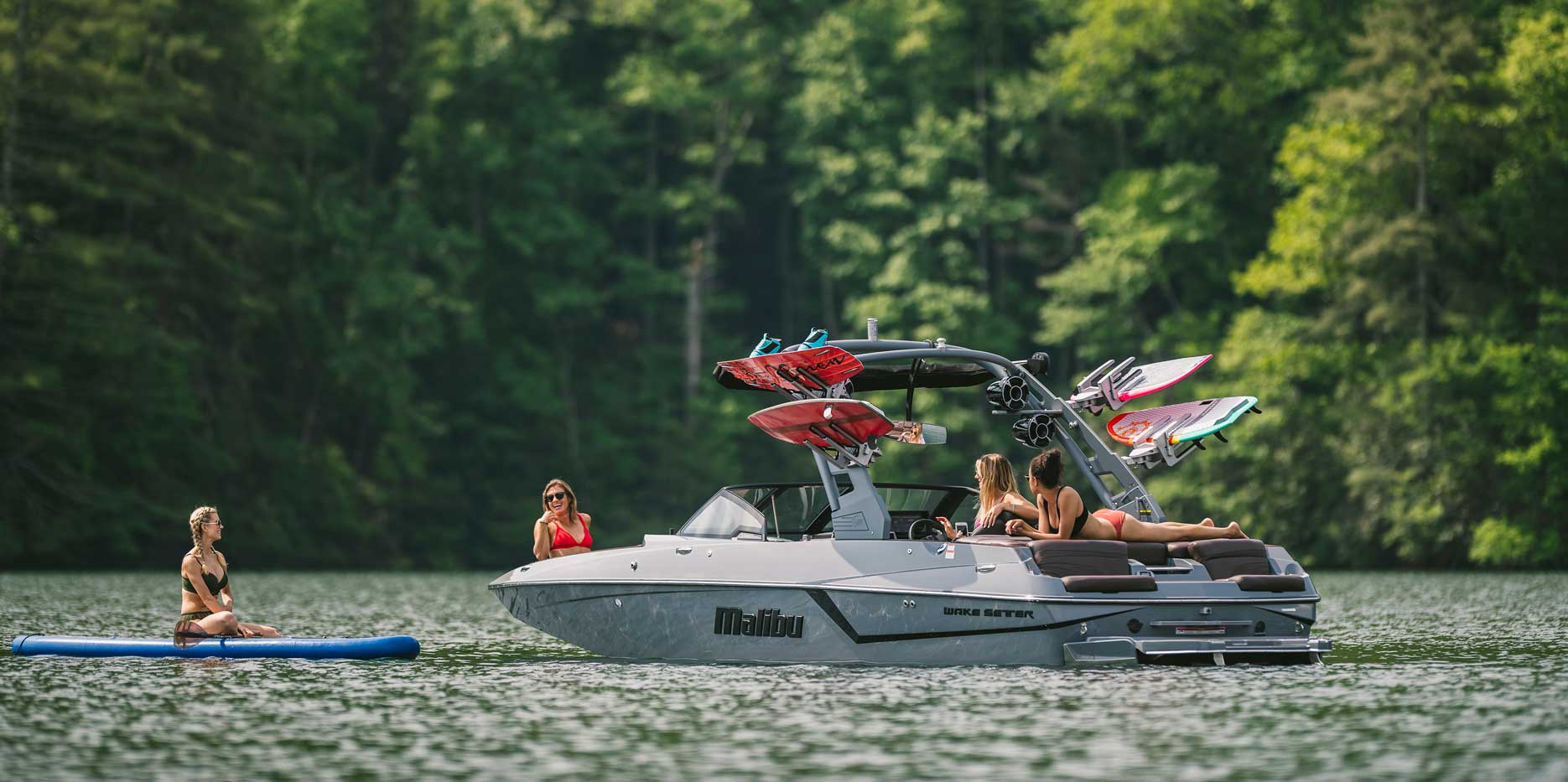 Malibu Boats 22 MXZ color scheme
