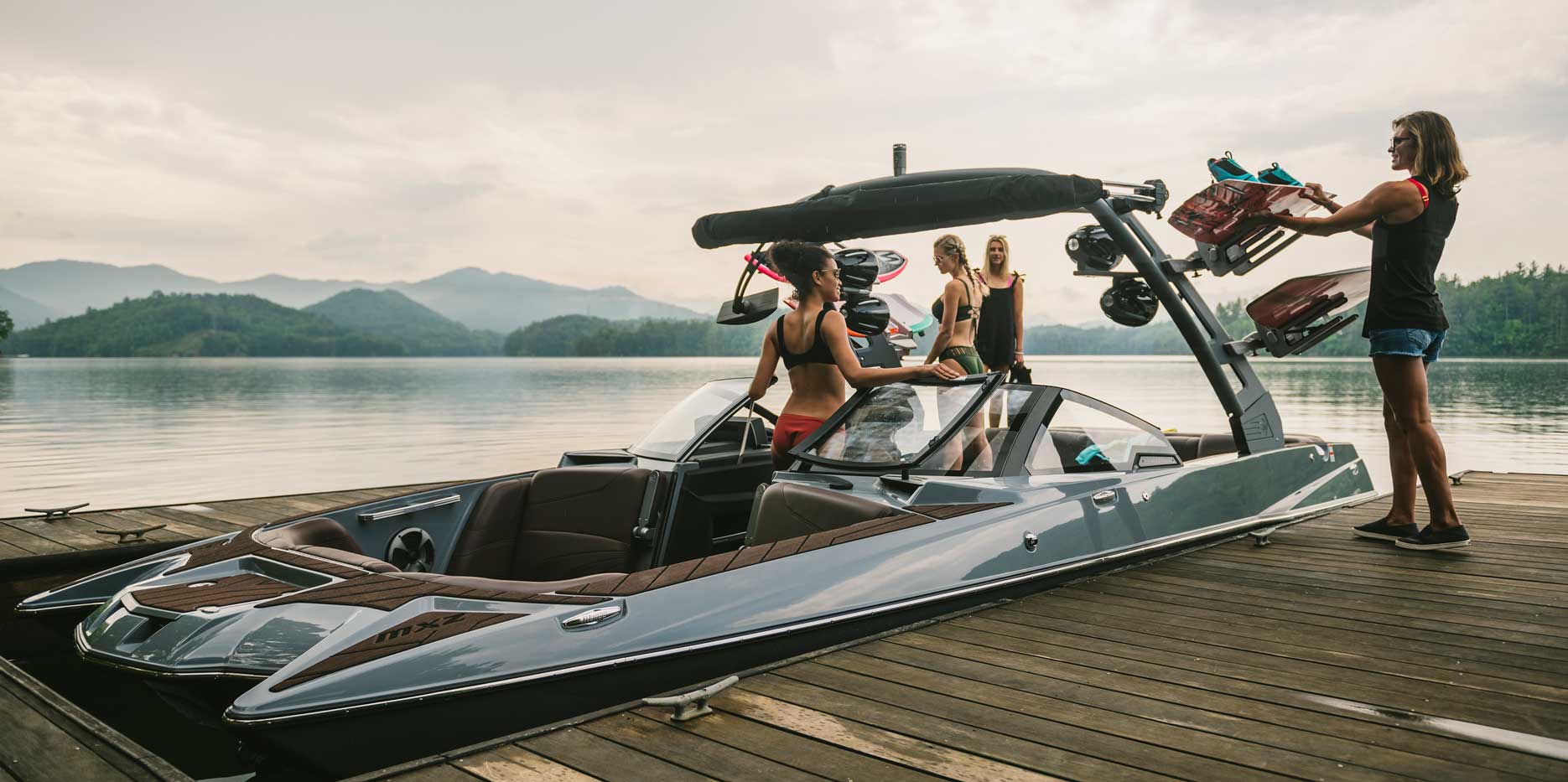 Malibu Boats 22 MXZ docked