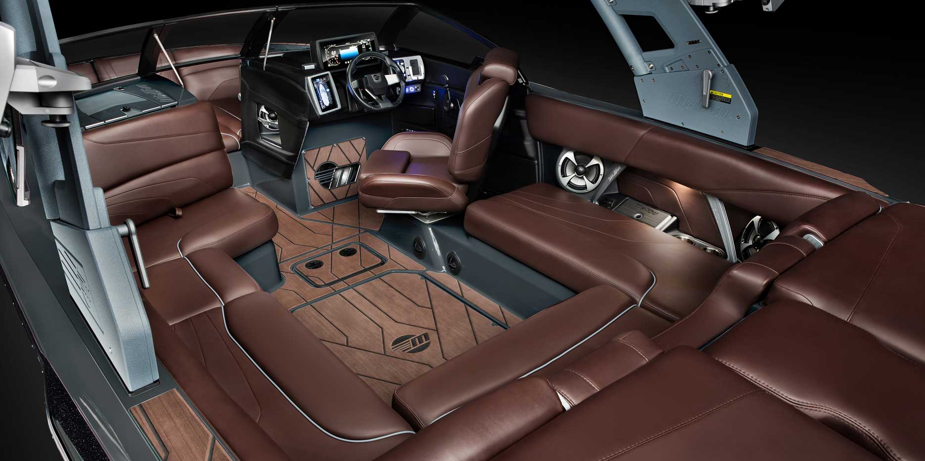 Malibu Boats 22 MXZ lounge