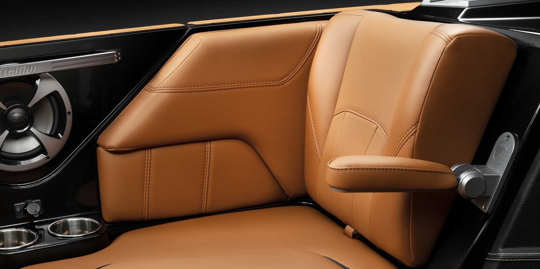Armrest in 25 LSV Bow