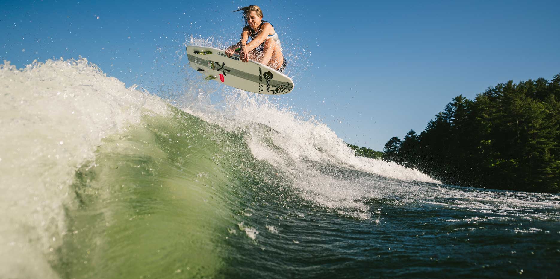 Wakesurf air on the 25 LSV wave
