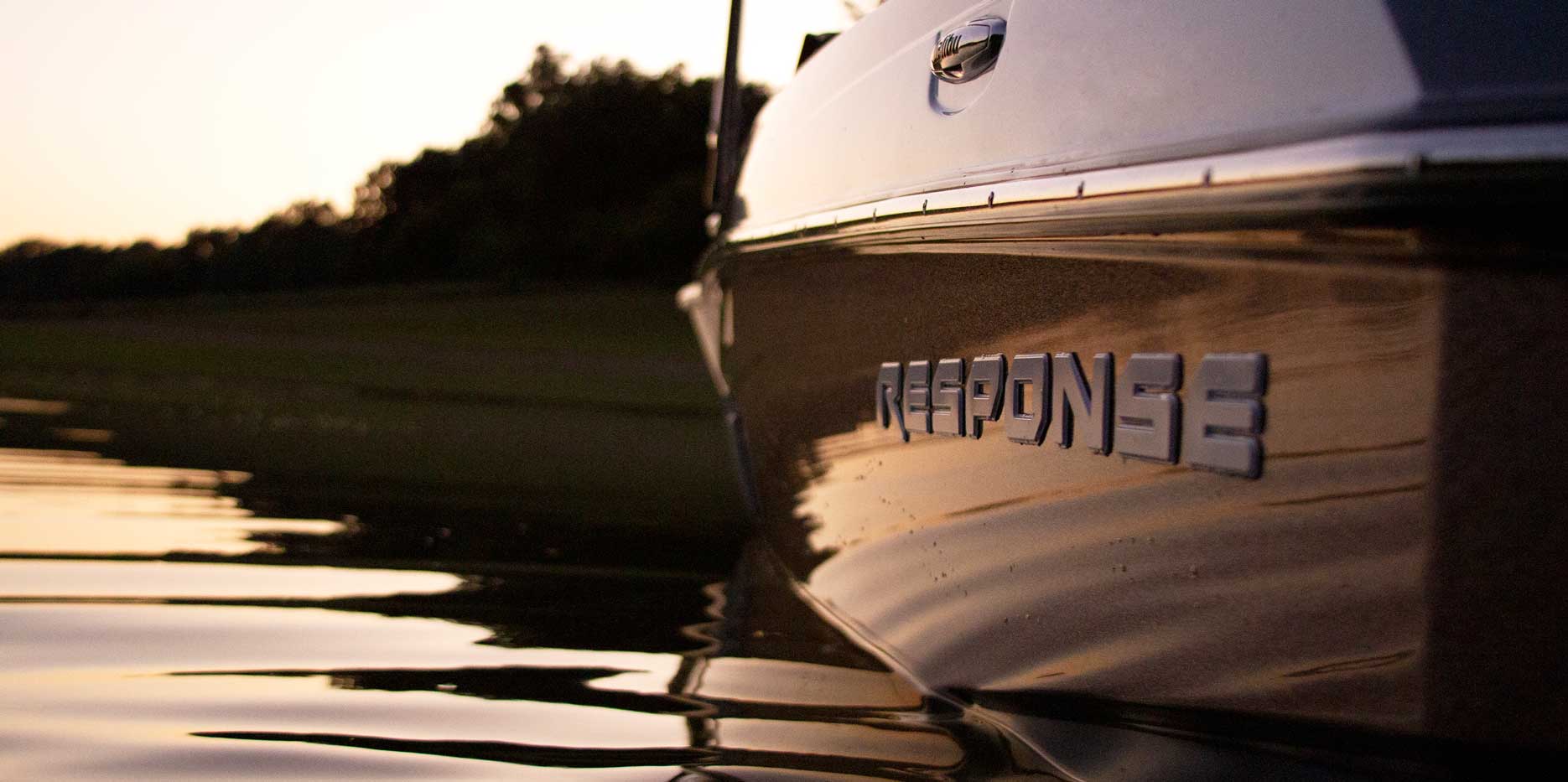 Malibu Boats TXi Response Closed Bow Slalom Boat