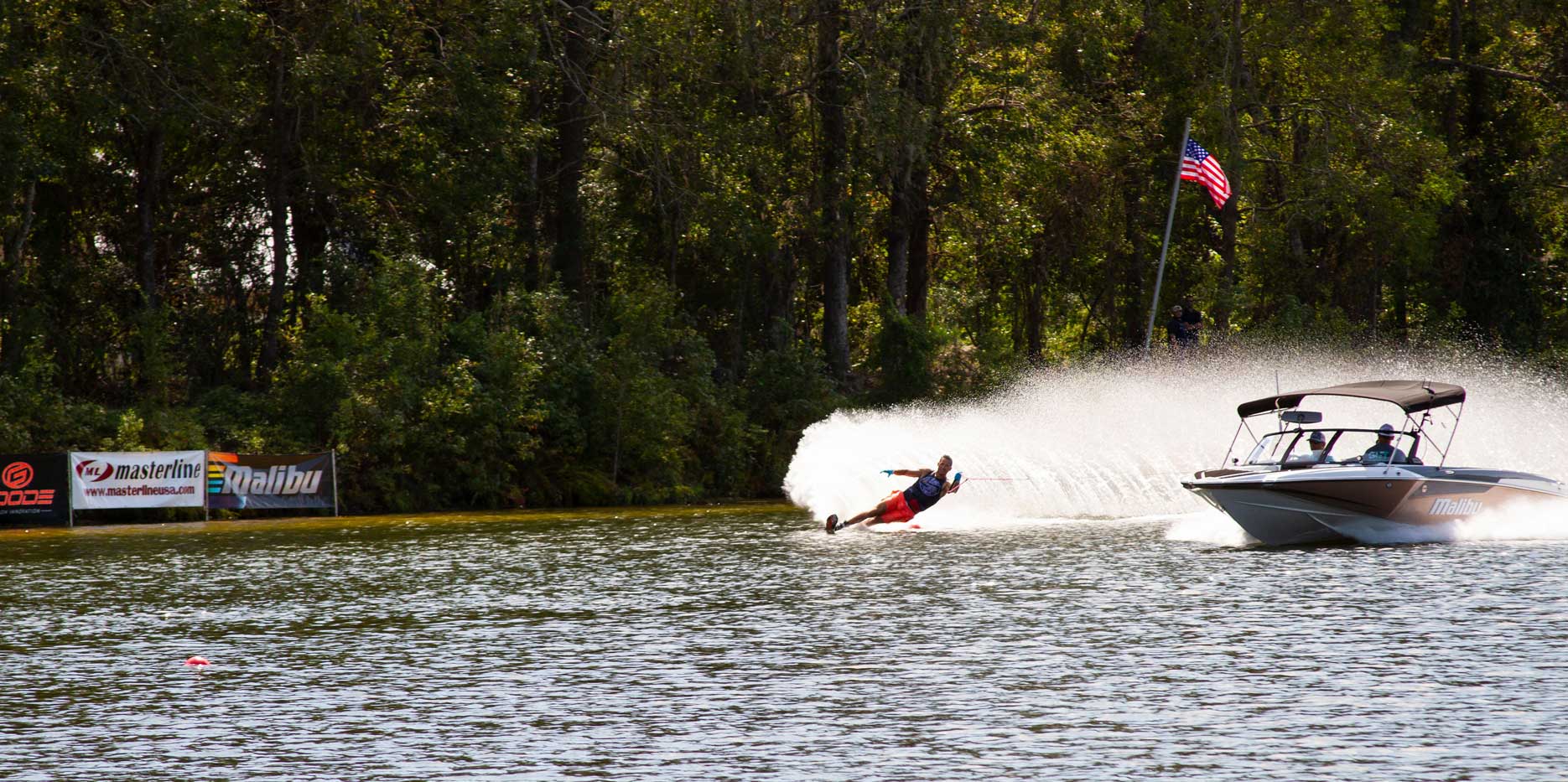Malibu Boats TXi Response Closed Bow Slalom Boat