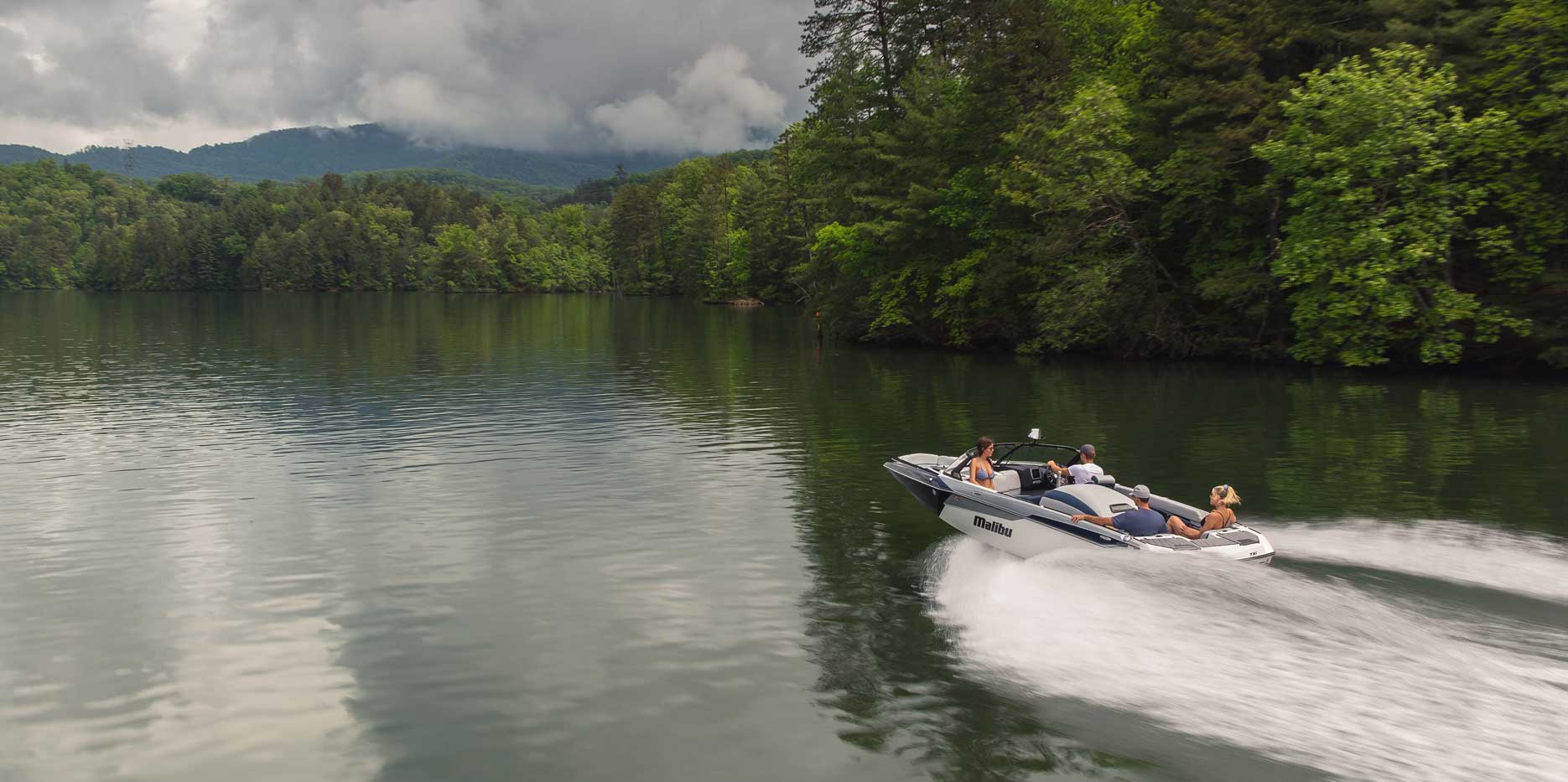 Malibu Boats TXi Response Open Bow Slalom Boat