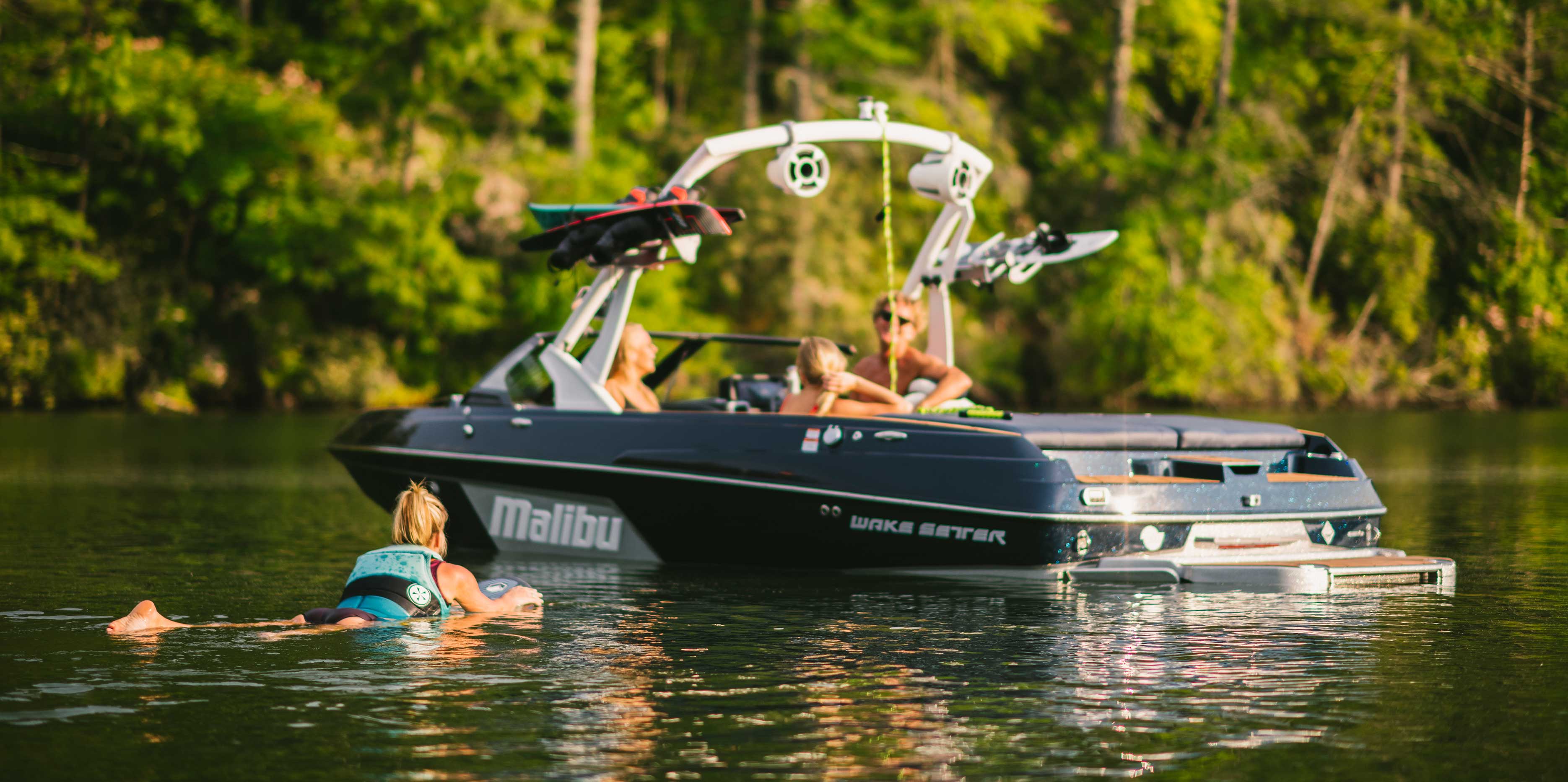Malibu Boats 20 VTX, The Most Versatile Crossover Tow Boat