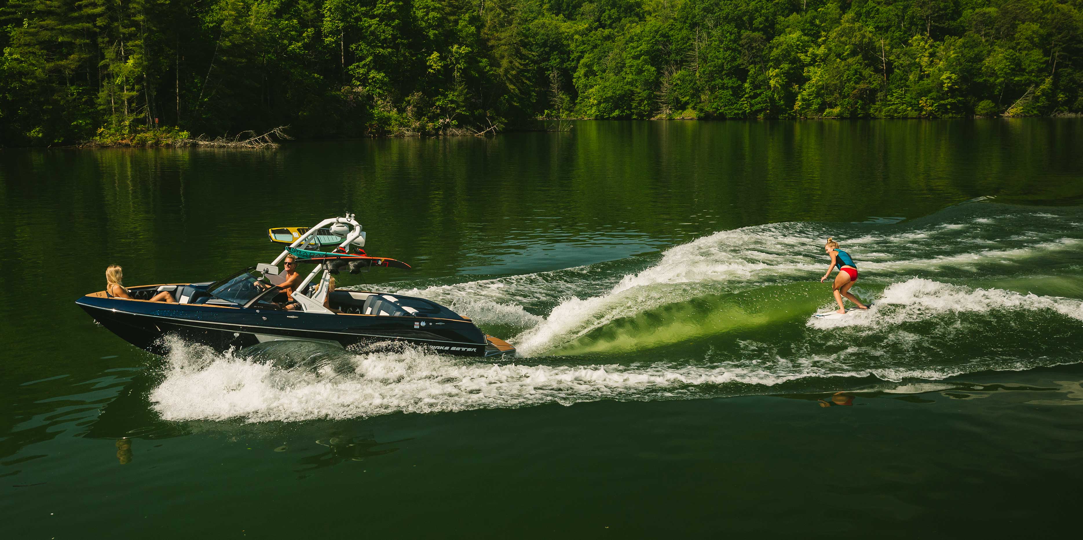 Malibu Boats 20 VTX, The Most Versatile Crossover Tow Boat
