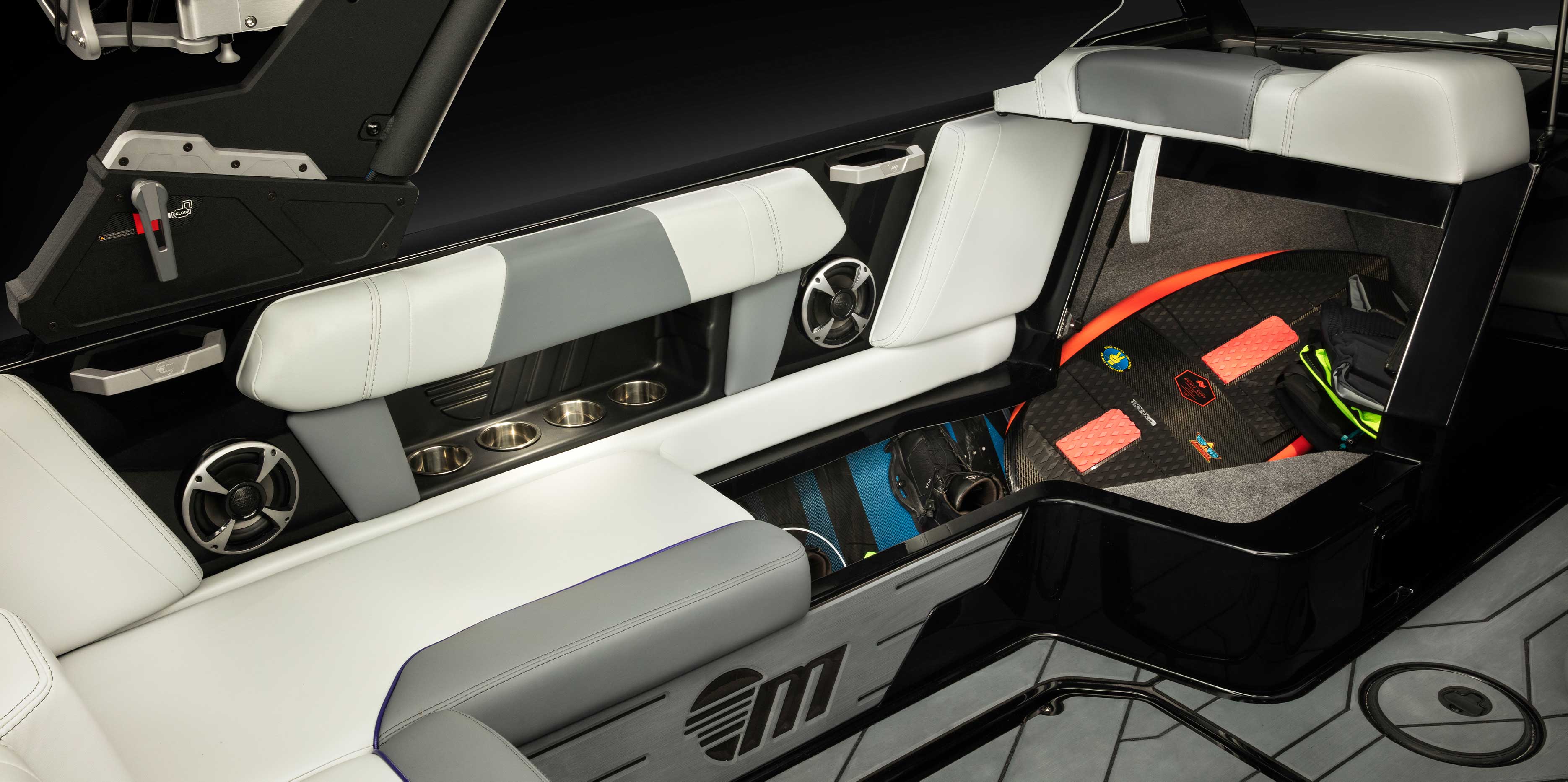 2021 Malibu Wakesetter 21 MLX Interior Storage