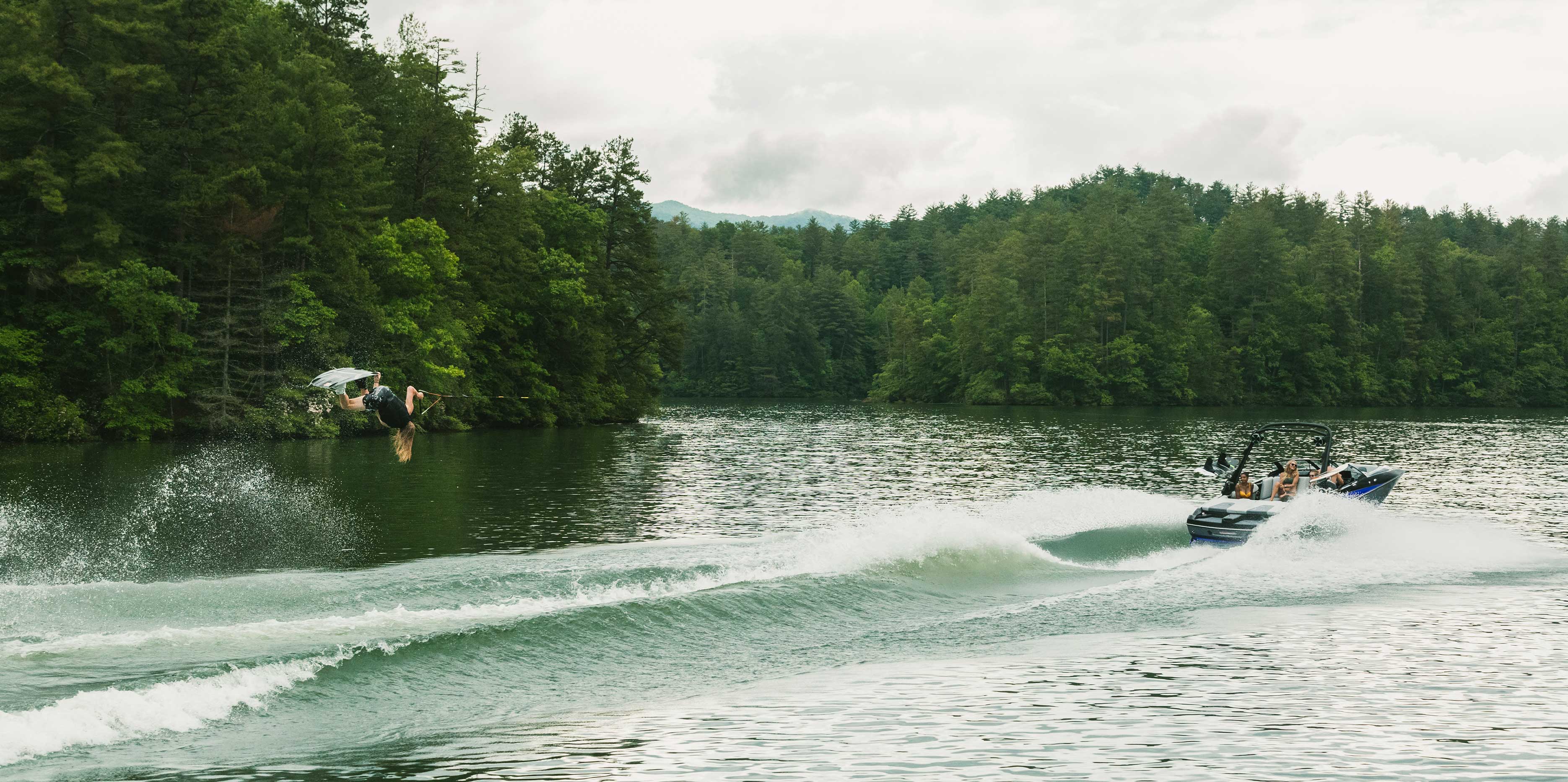2021 Malibu Wakesetter 21 MLX Wakeboarding