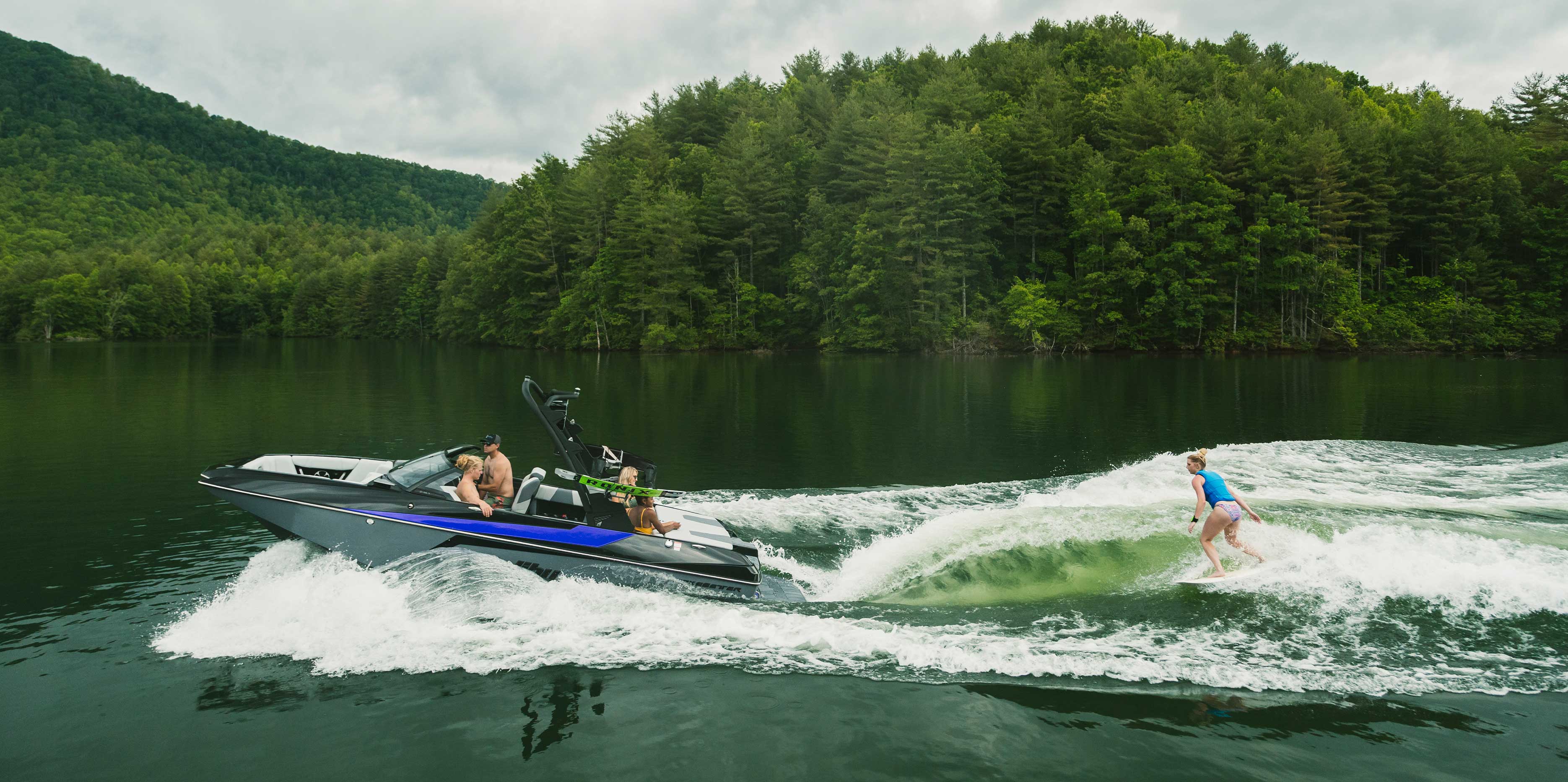 2021 Malibu Wakesetter 21 MLX Wakesurfing