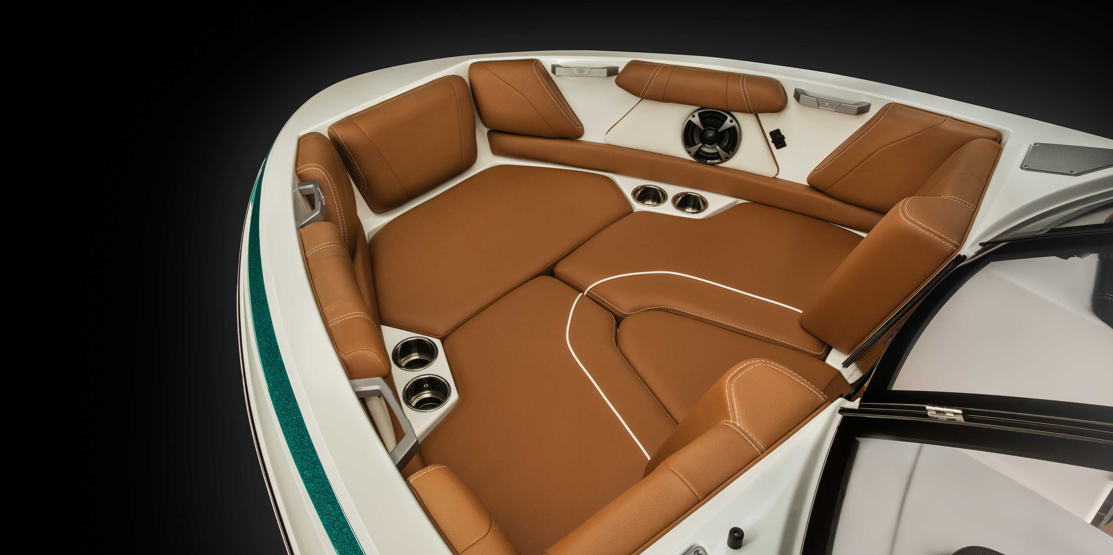 2021 Malibu Boats Wakesetter 21 VLX bow