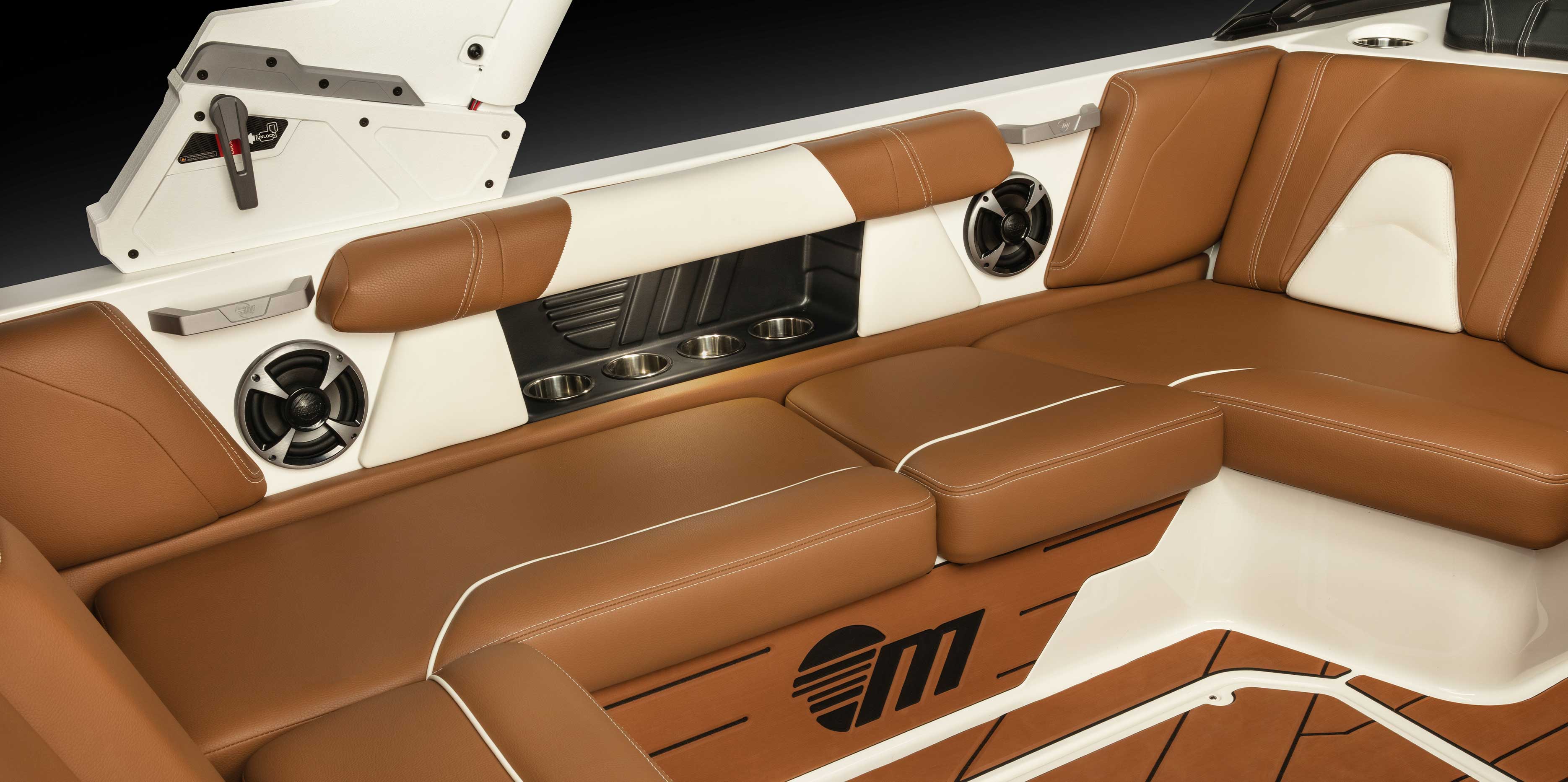 2021 Malibu Boats Wakesetter 21 VLX interior