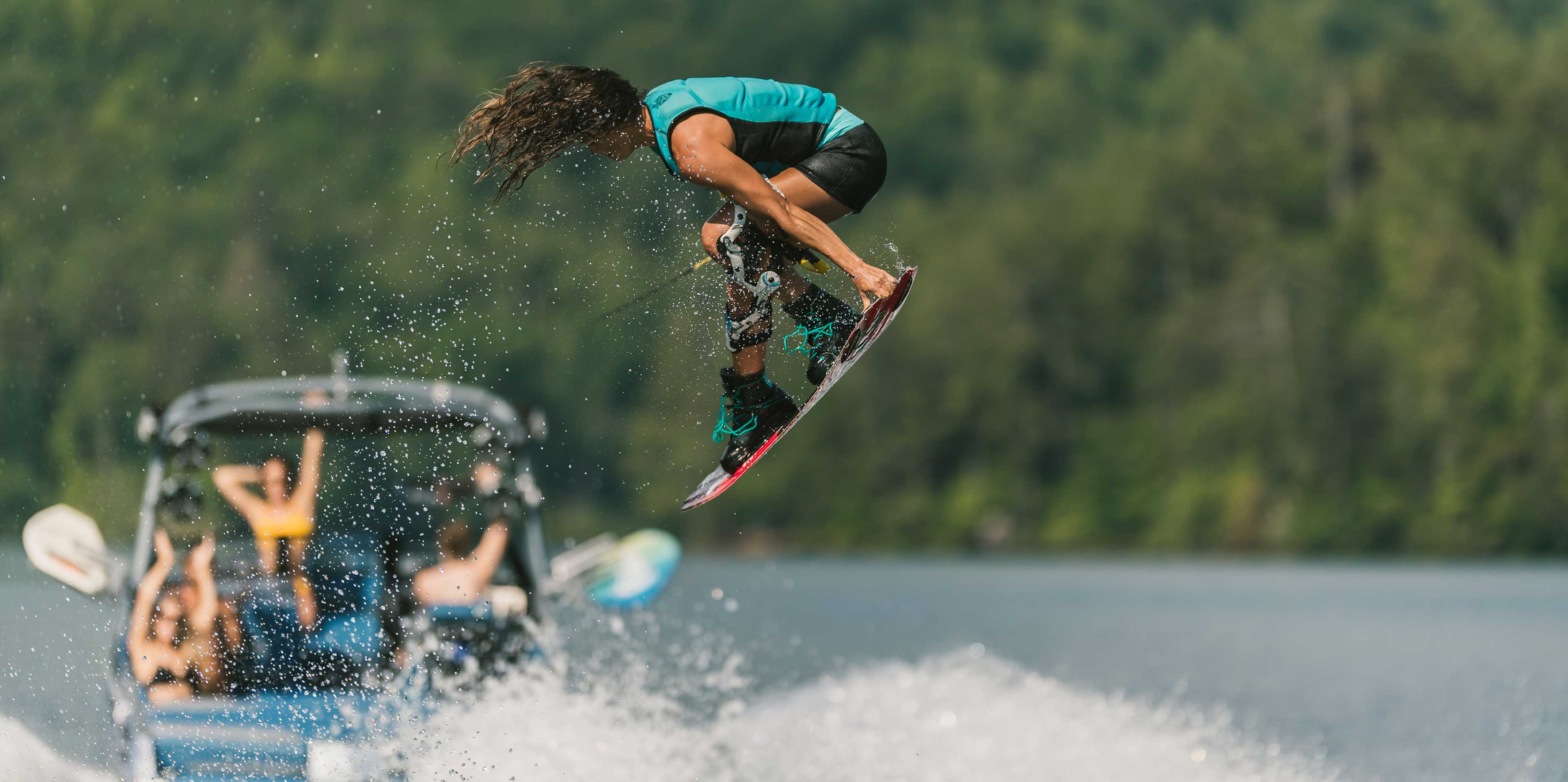 Malibu Boats 22 LSV Wakeboarding