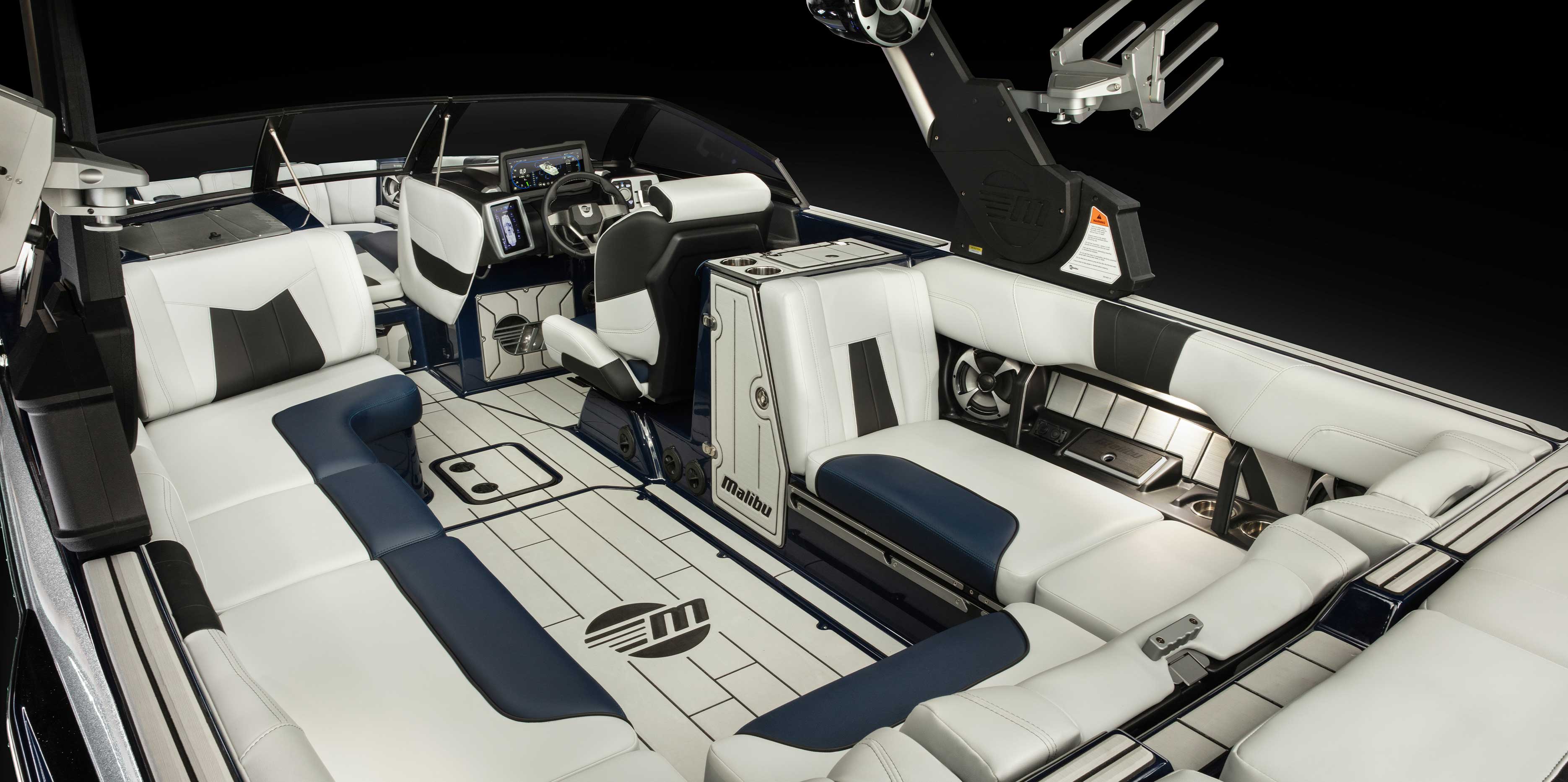 Malibu 24 MXZ interior layout