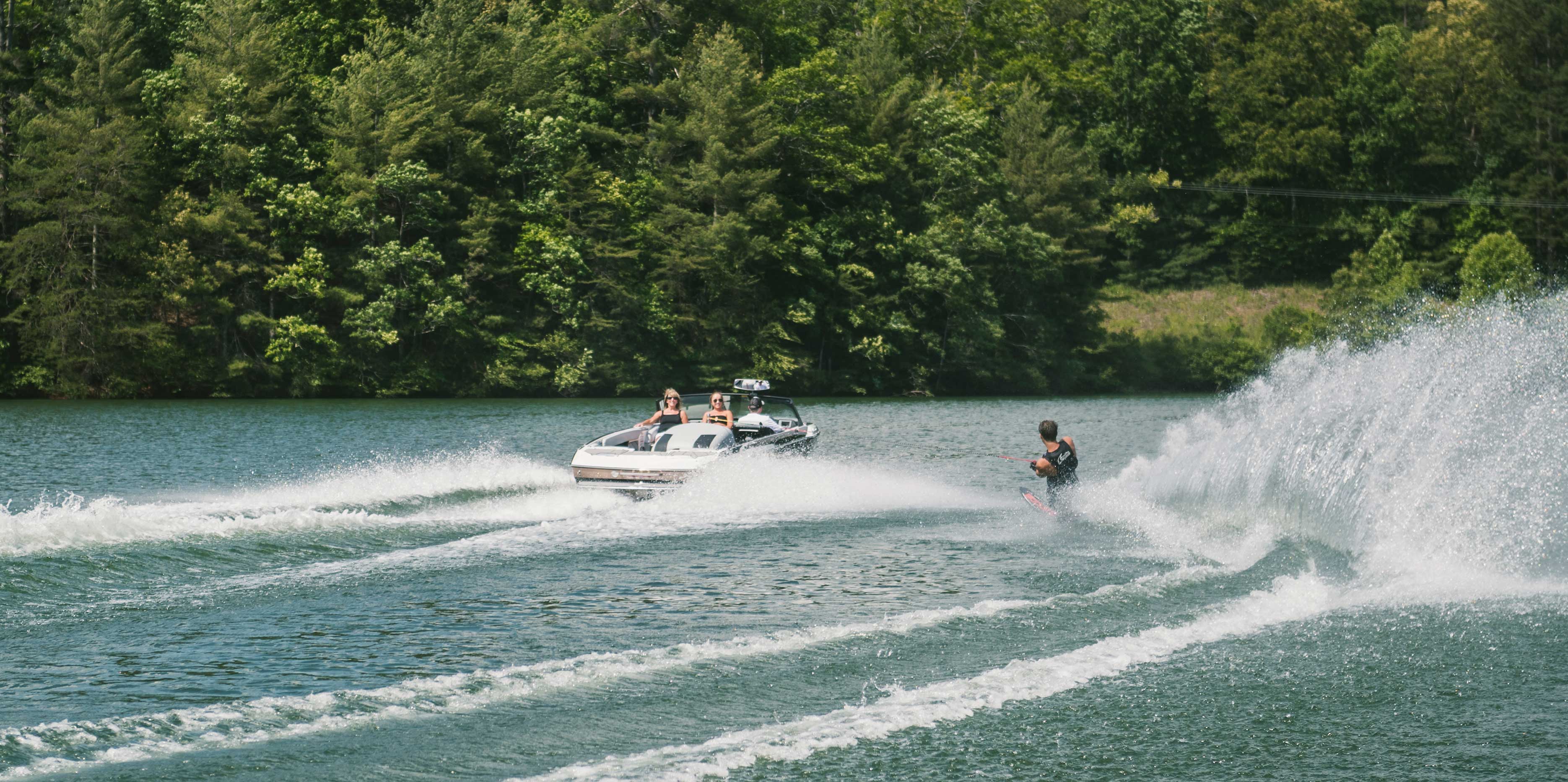 Malibu Boats TXi Response Open Bow Slalom Boat
