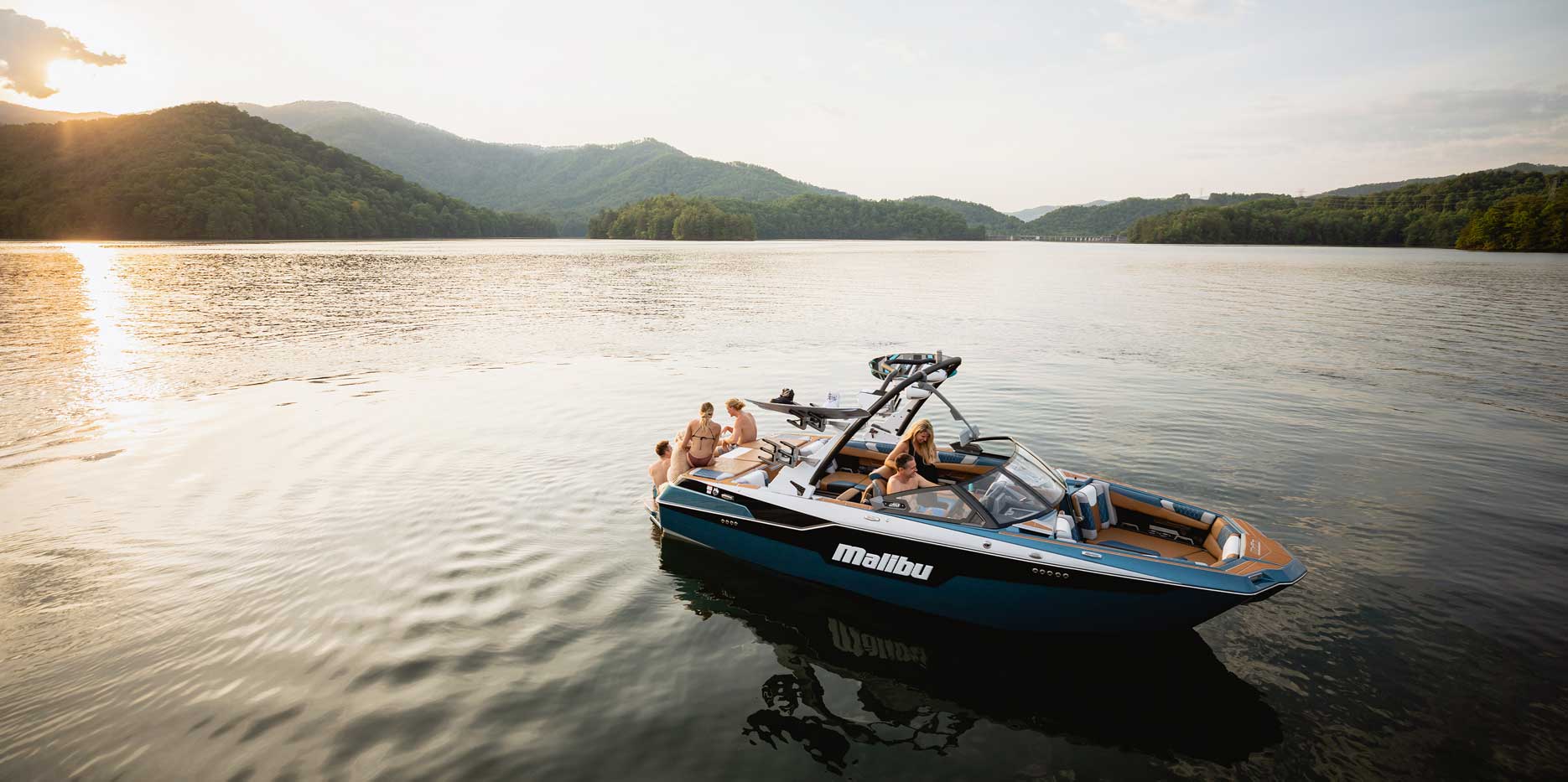 Malibu Boats M220