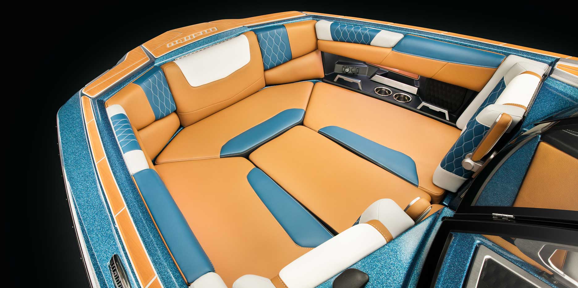 Malibu Boats M220 Bow