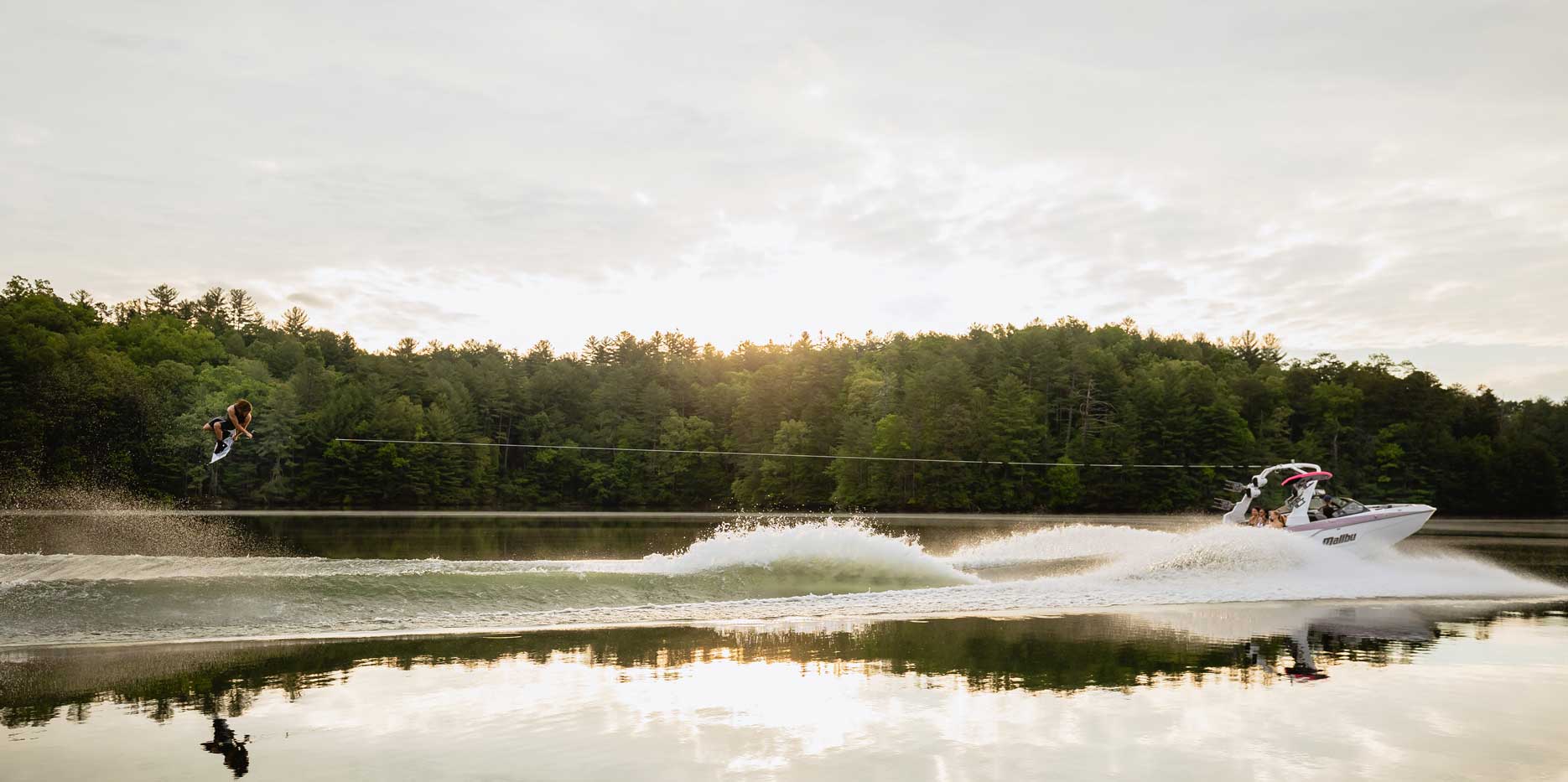 Malibu Boats M240 Wakeboarding