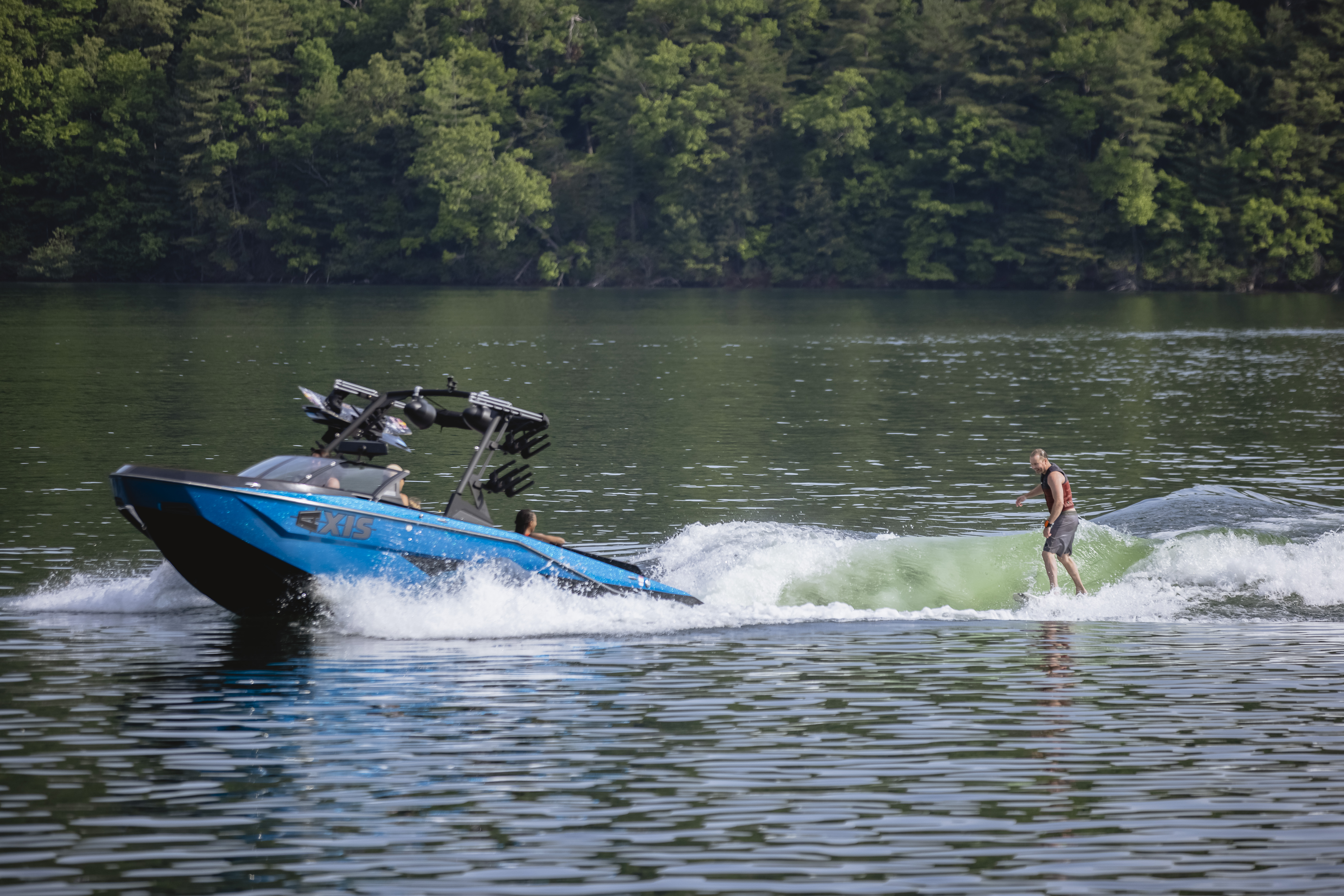 Axis Wake Wakesurfing