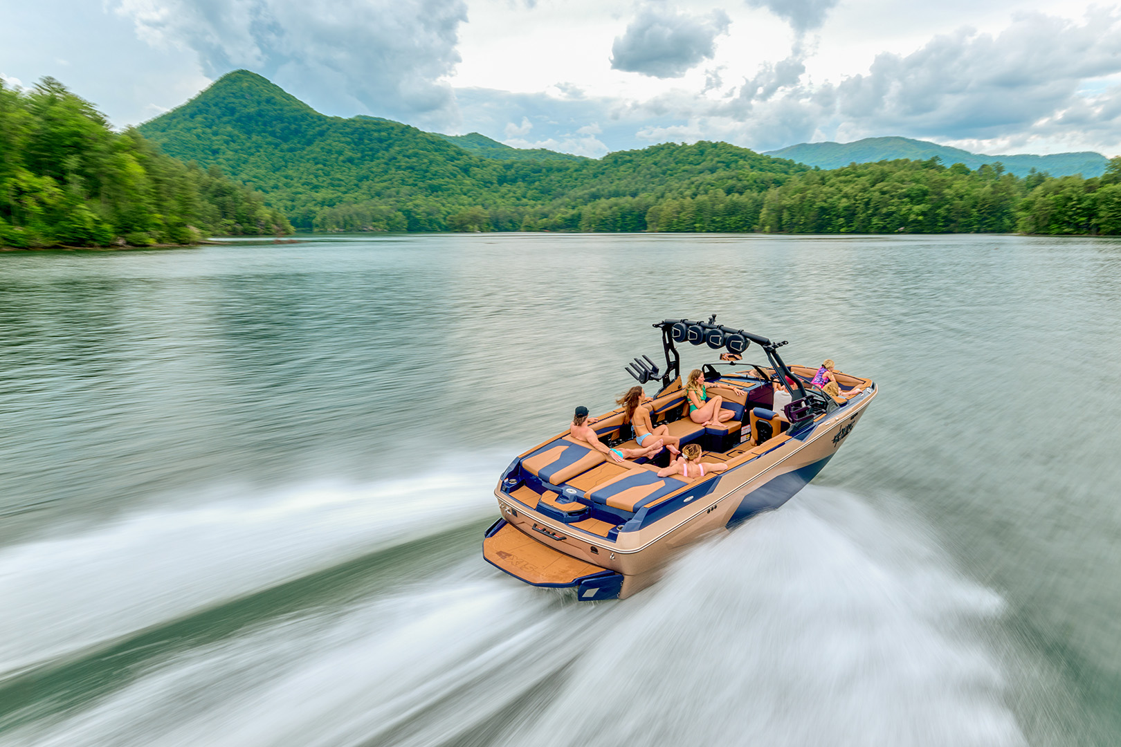 2026 Axis A245 Wake Plus™ Hull