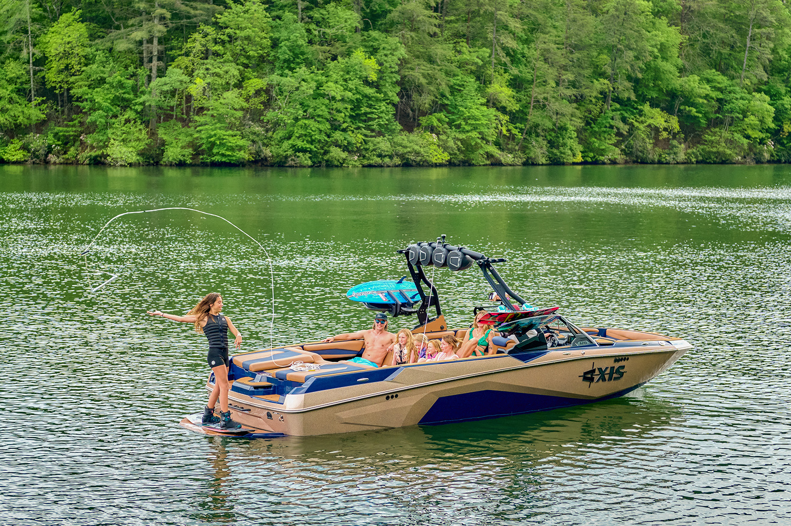 2026 Axis A245 Party Cove