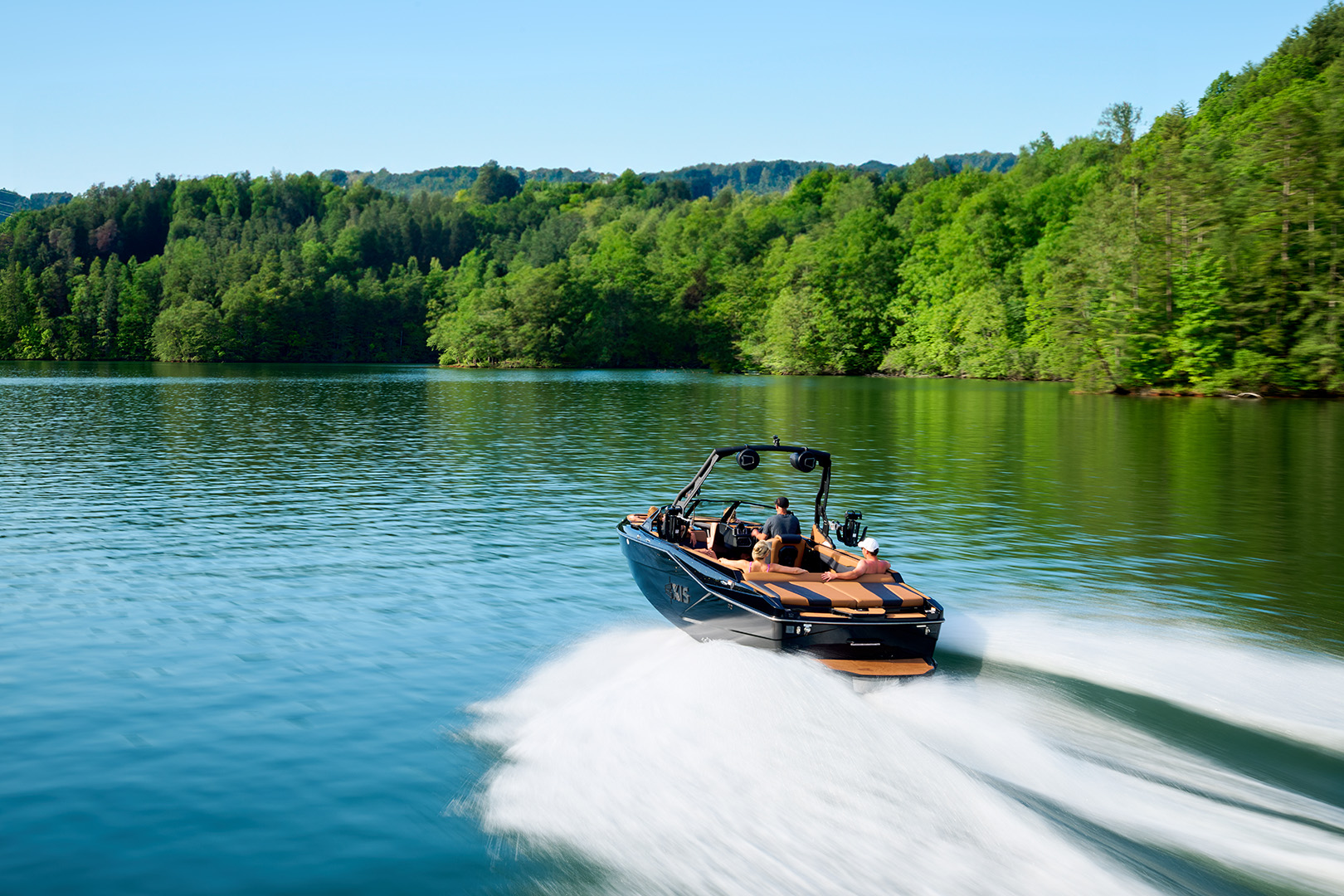 2026 Axis T235 Agressive Side Contours