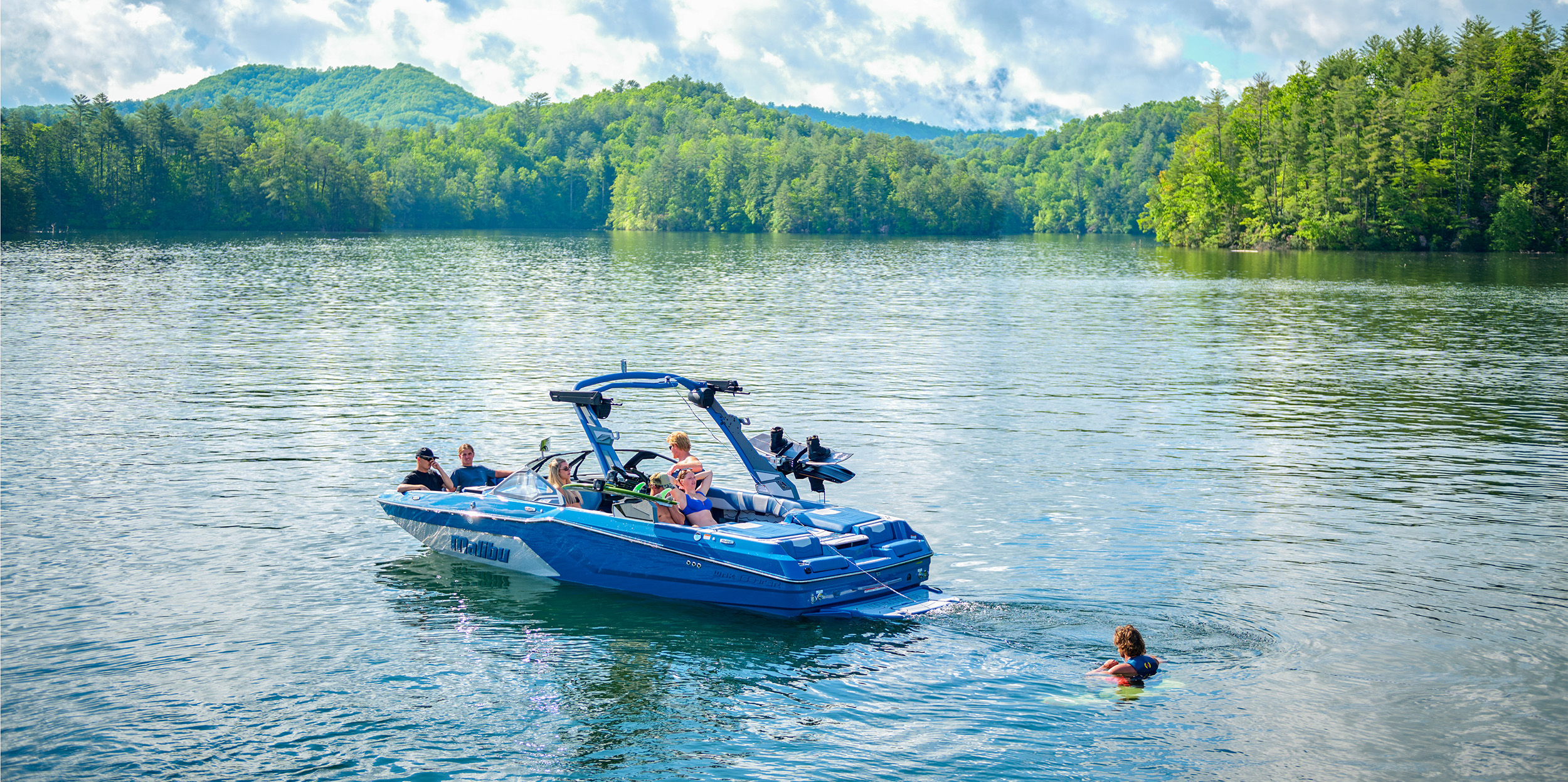 Malibu Wakesetter 22 MXZ 