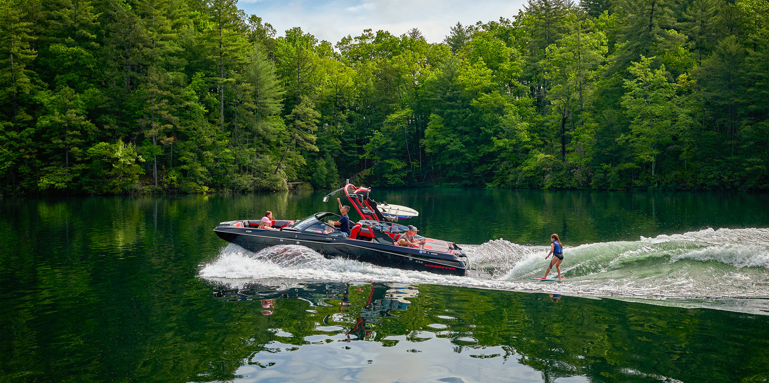 Malibu Wakesetter 23 MXZ Wakefoiling