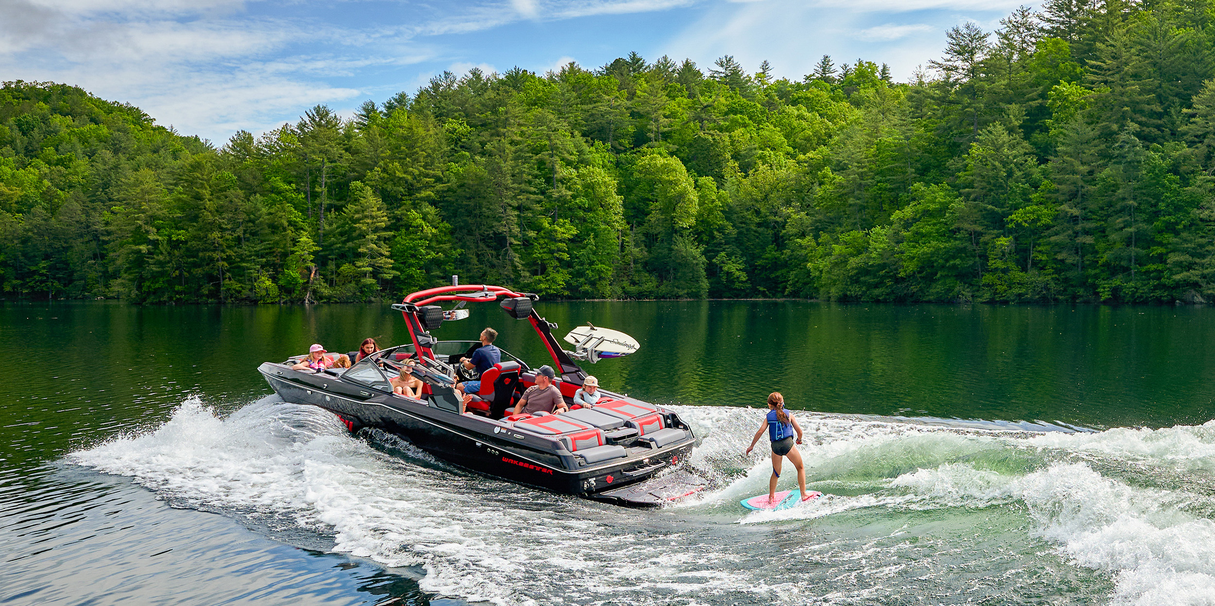 Malibu Wakesetter 23 MXZ Wakefoiling