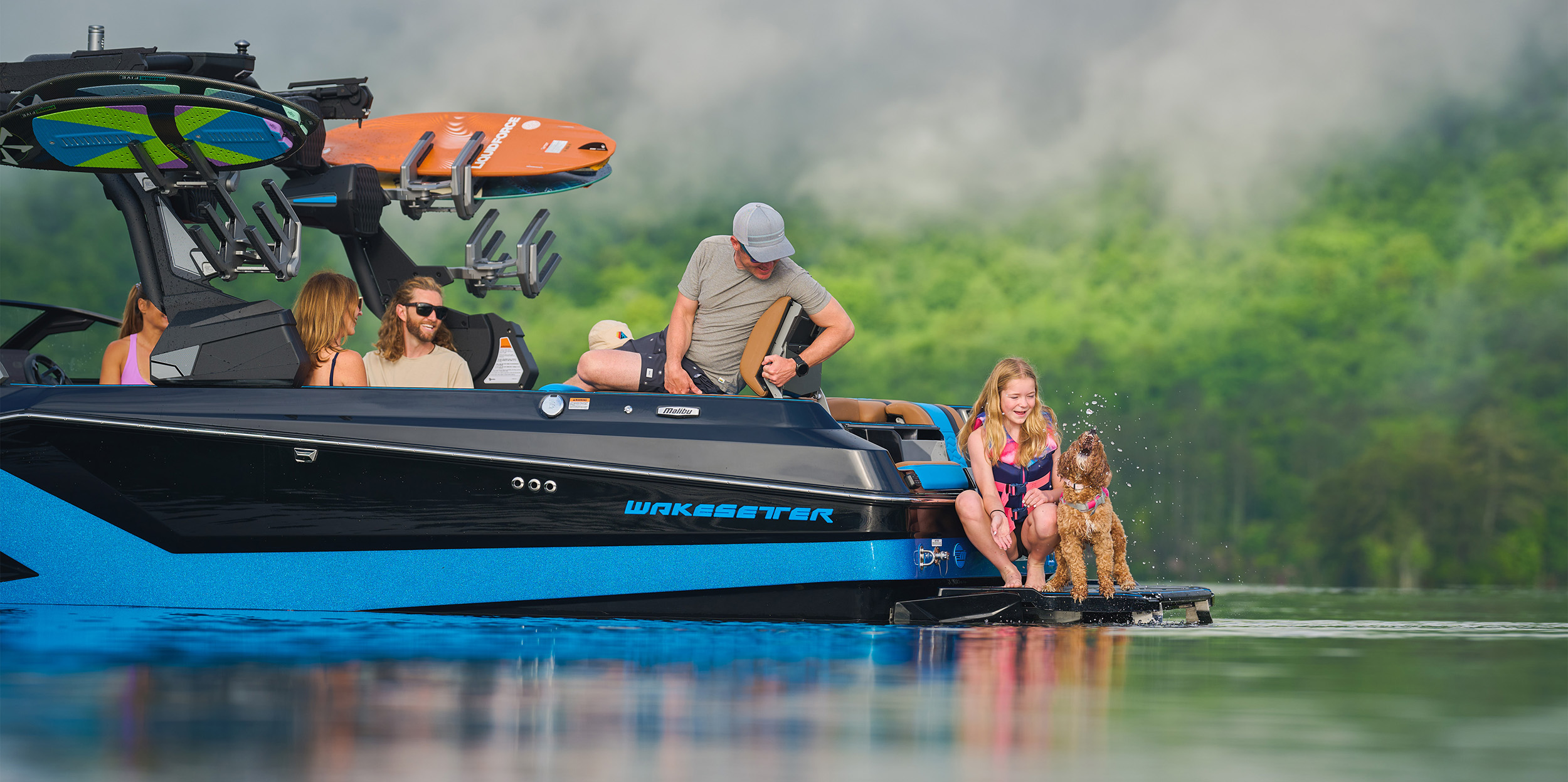 Malibu Wakesetter 24 MXZ Wake Plus Hull