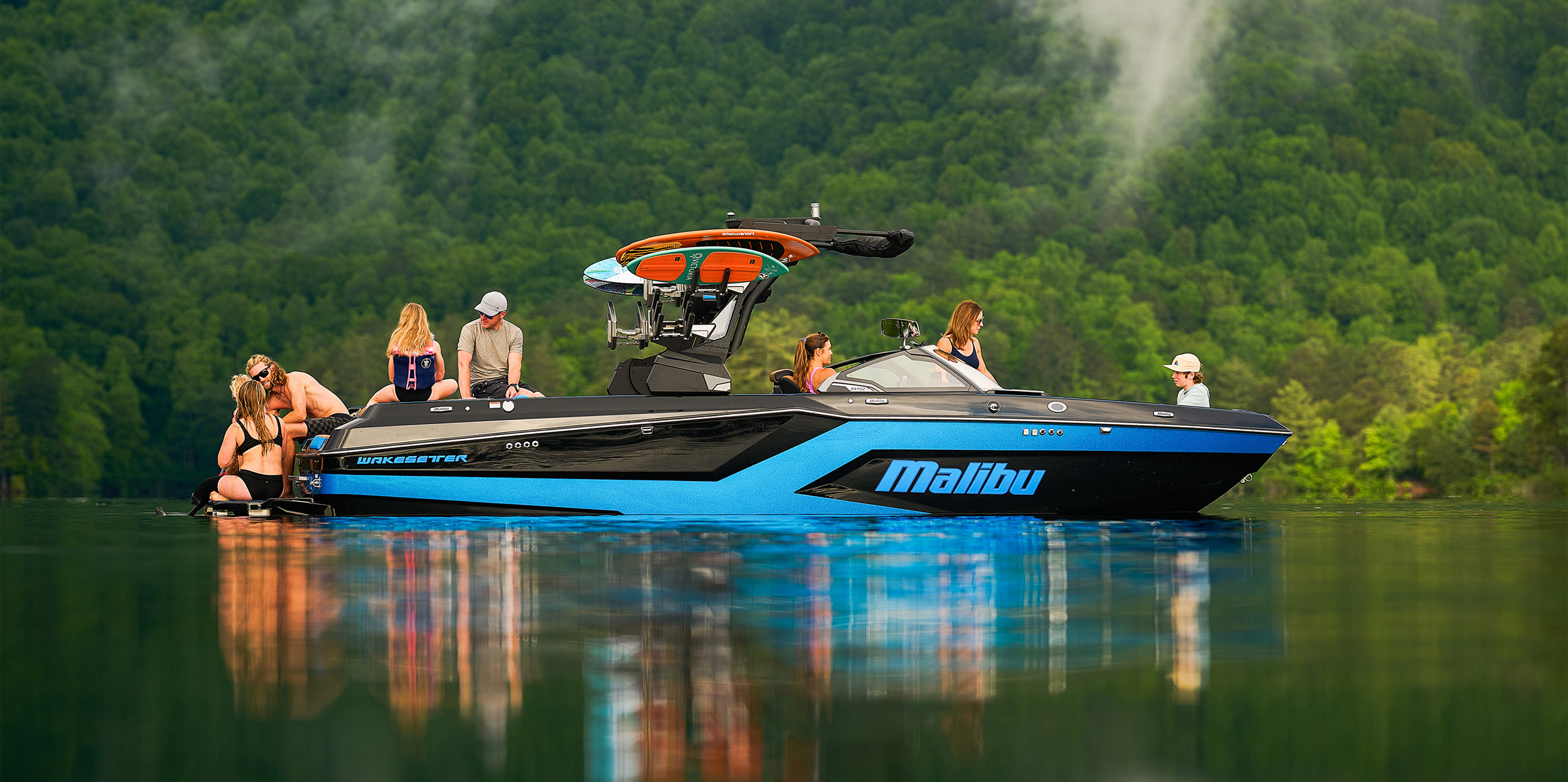 Malibu Wakesetter 24 MXZ Exterior Customization Options