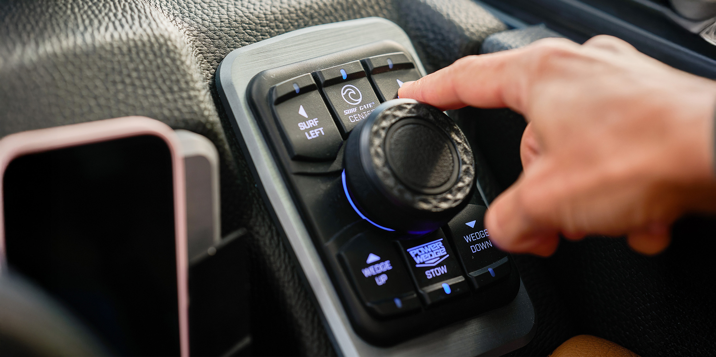 Malibu 24 MXZ Lounge Details