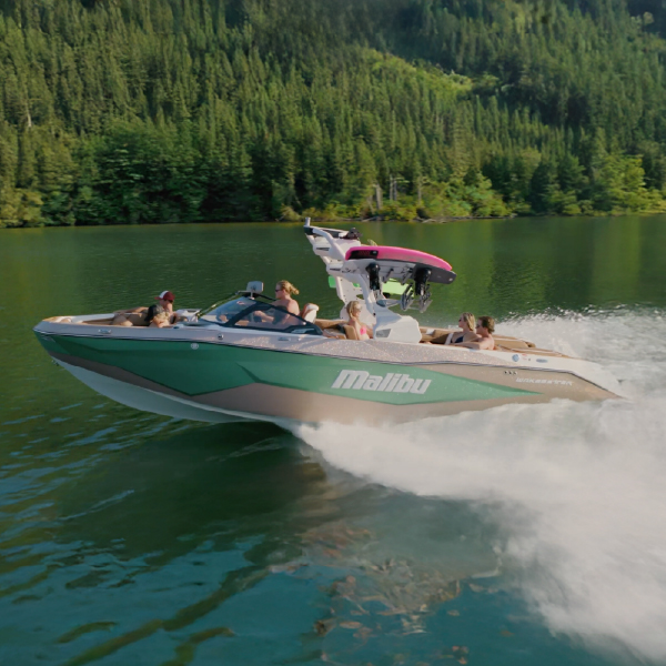 25-Foot Flagship Wakeboat