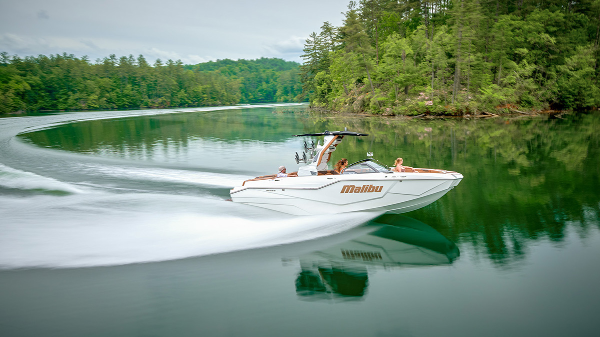 2026 Malibu M242 On-Water Performance