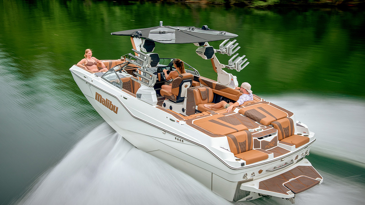 2026 Malibu M242 M-Line Hull