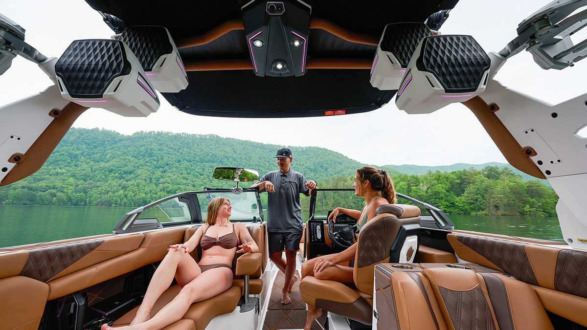 2026 Malibu M242 Max-Relax™ Sundeck Loungers