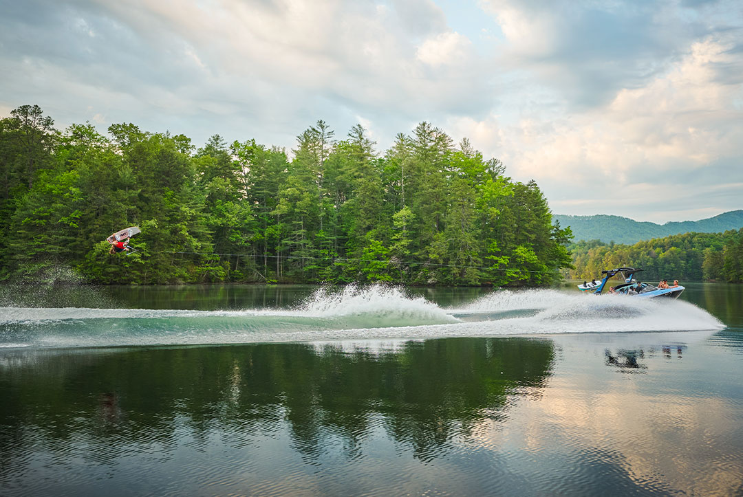 Malibu Boats TXi Wake Responsibly